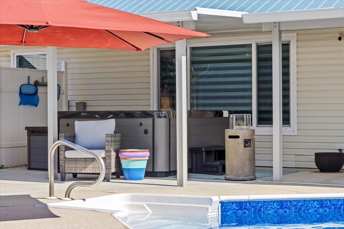 LIGHTHOUSE POINTE UNIT 3 - Residential