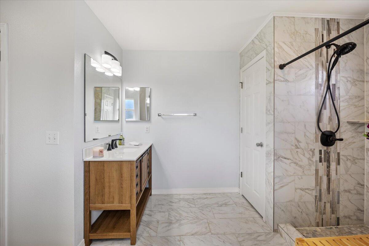 LIGHTHOUSE POINTE UNIT 3 - Residential