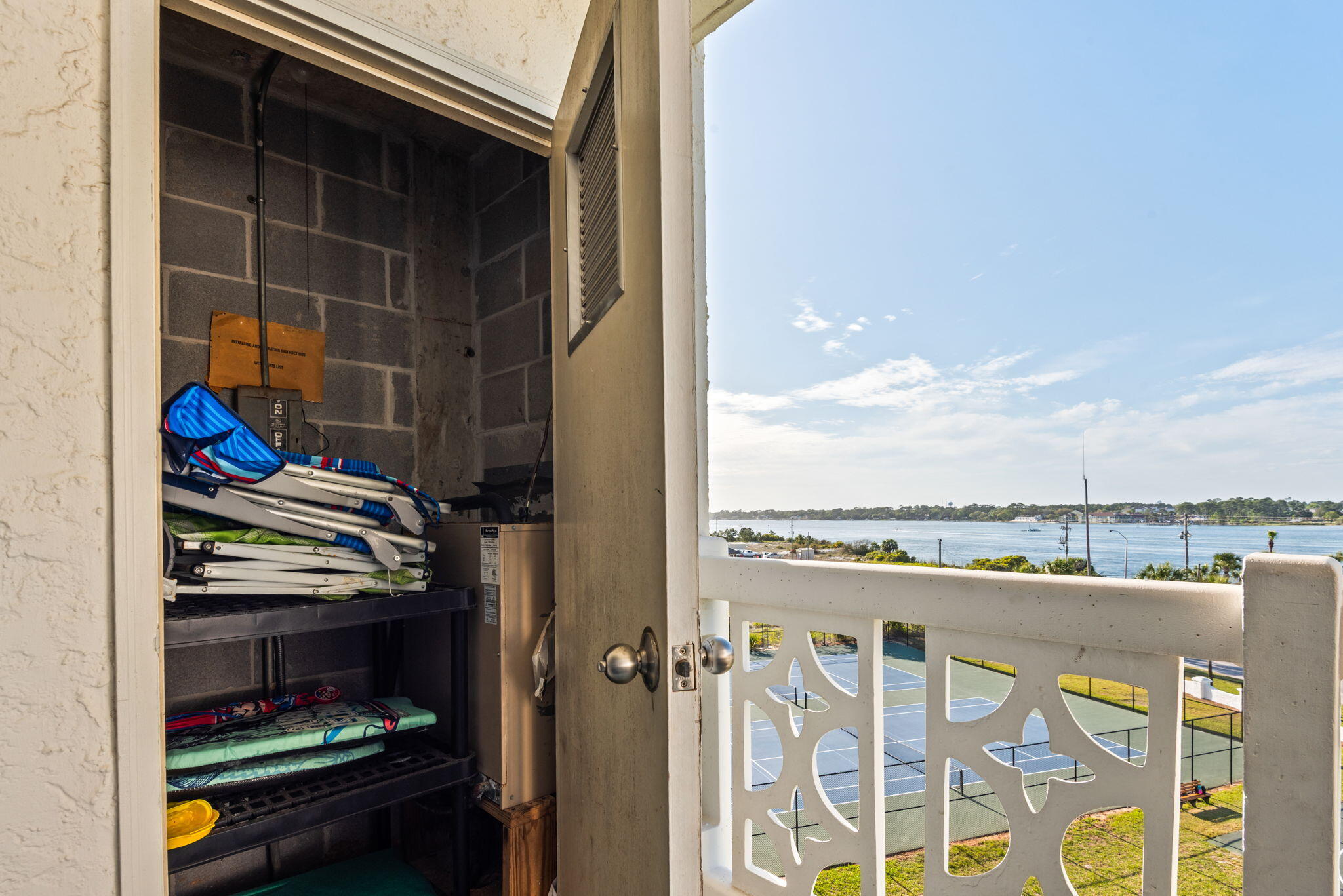 EL MATADOR CONDO - Residential