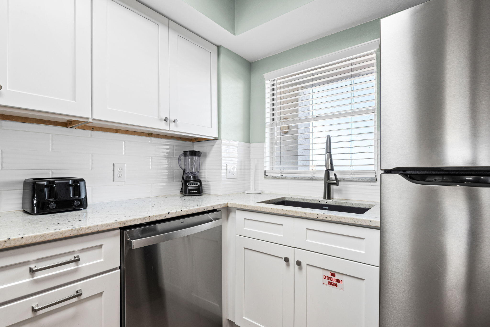 EL MATADOR CONDO - Residential