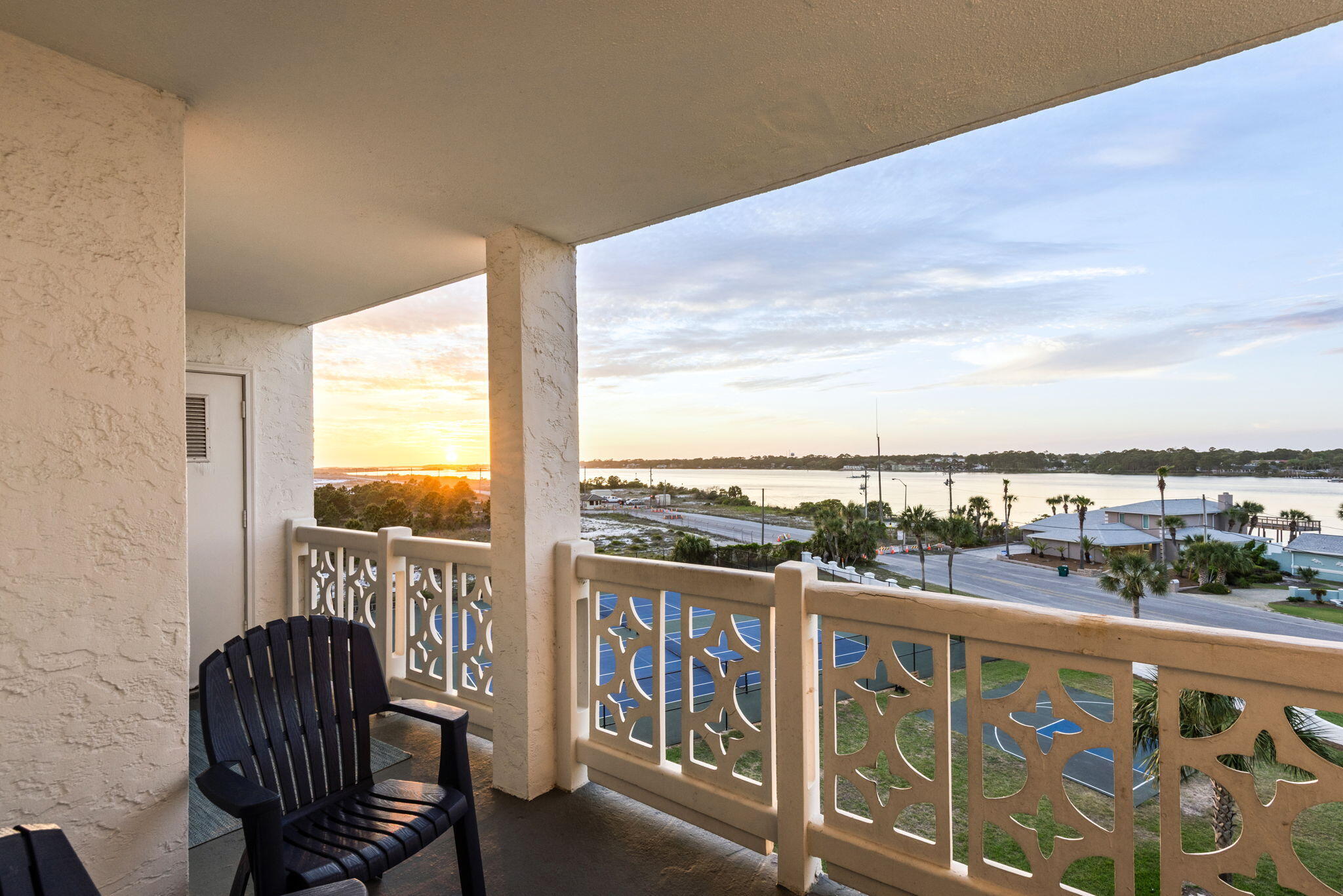 EL MATADOR CONDO - Residential