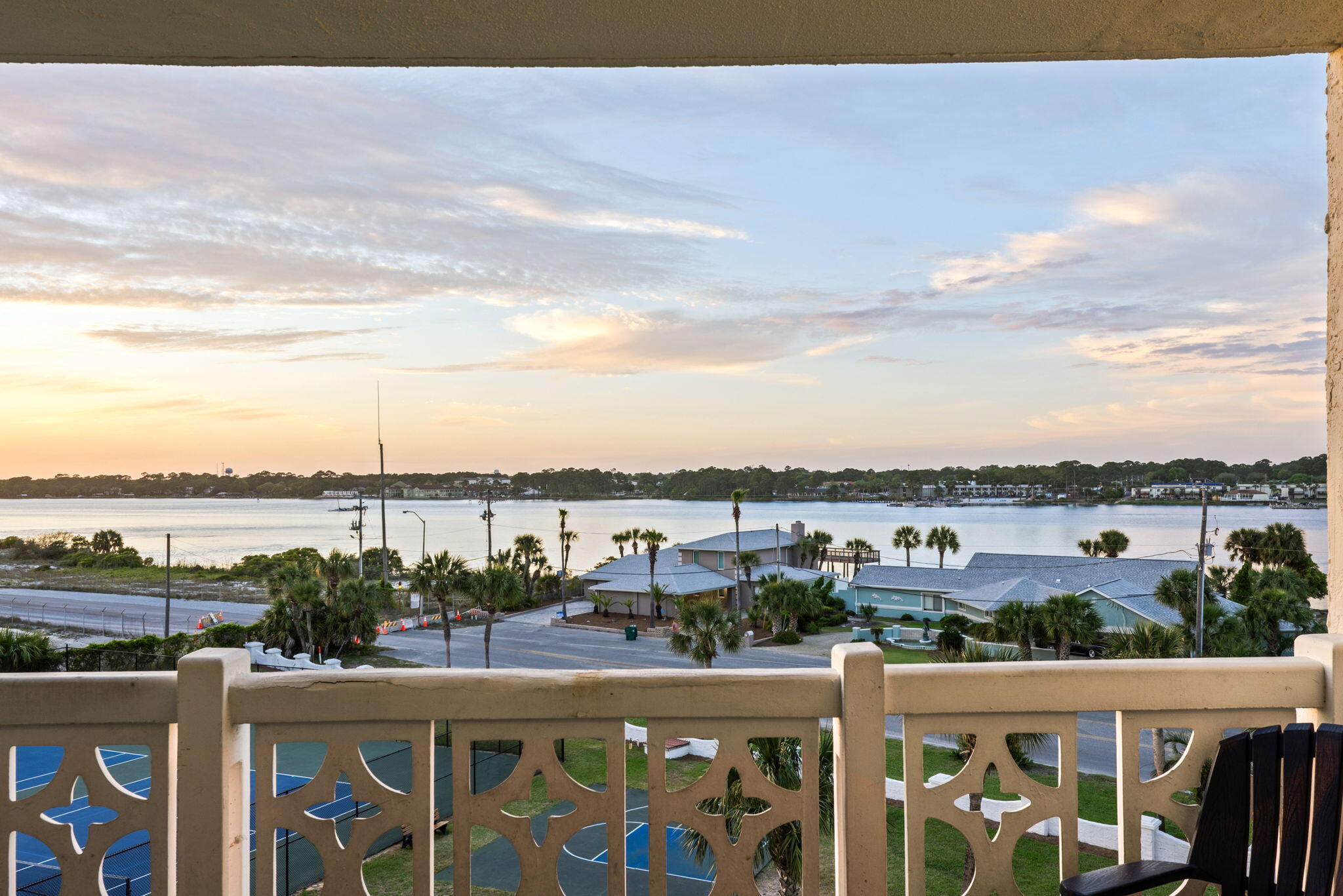 EL MATADOR CONDO - Residential