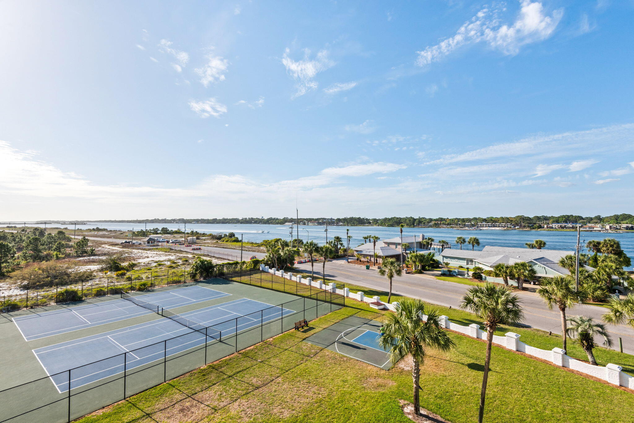 EL MATADOR CONDO - Residential