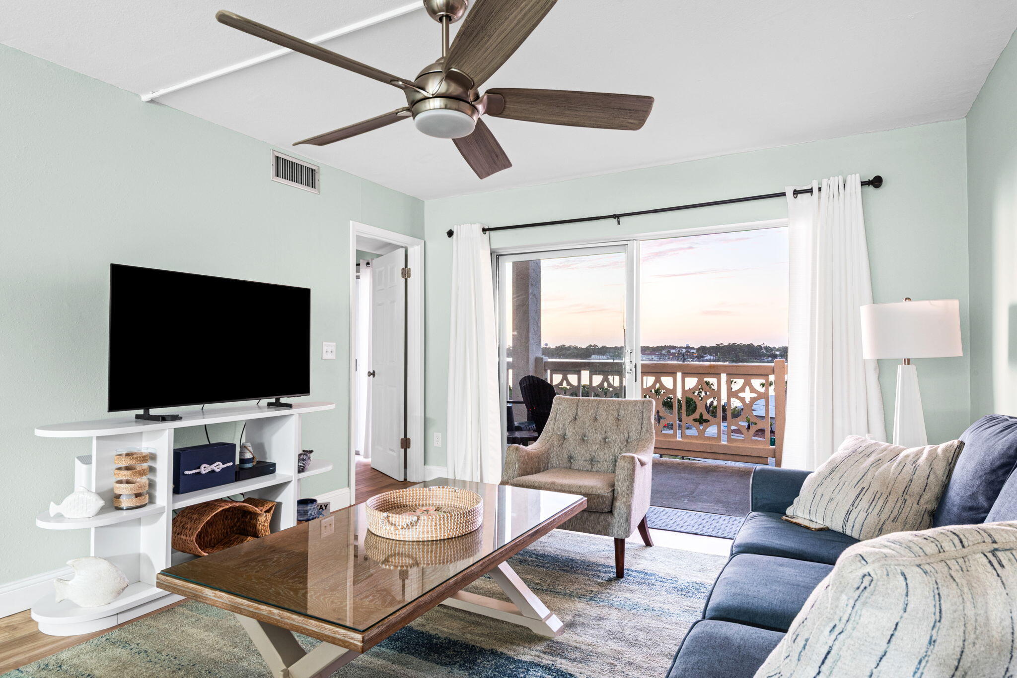 EL MATADOR CONDO - Residential