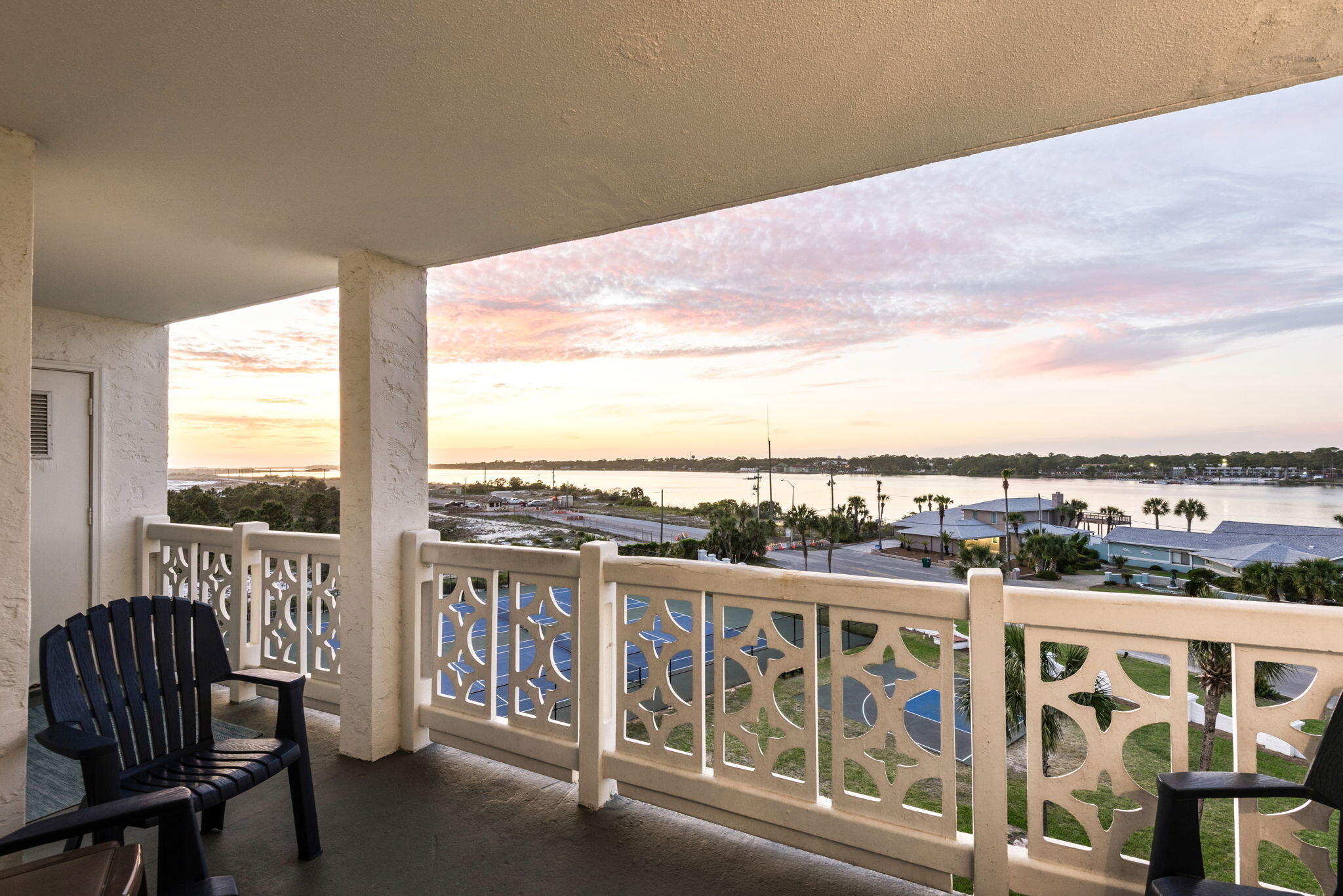 EL MATADOR CONDO - Residential