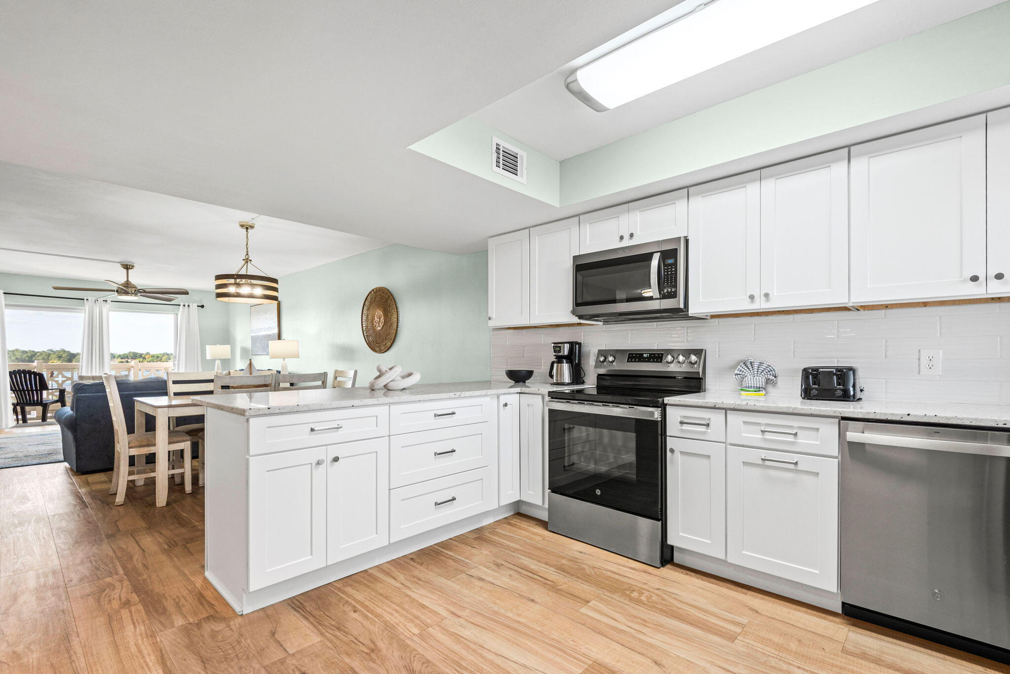 EL MATADOR CONDO - Residential