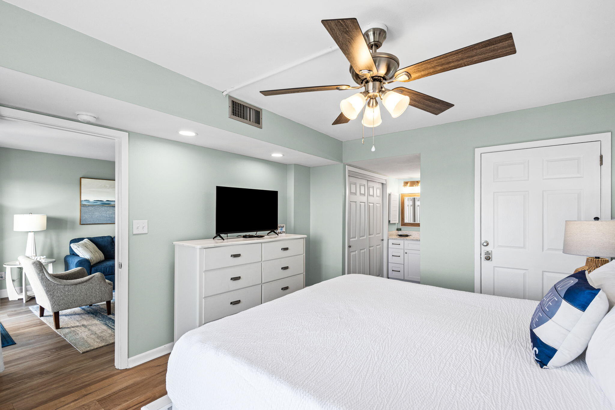 EL MATADOR CONDO - Residential