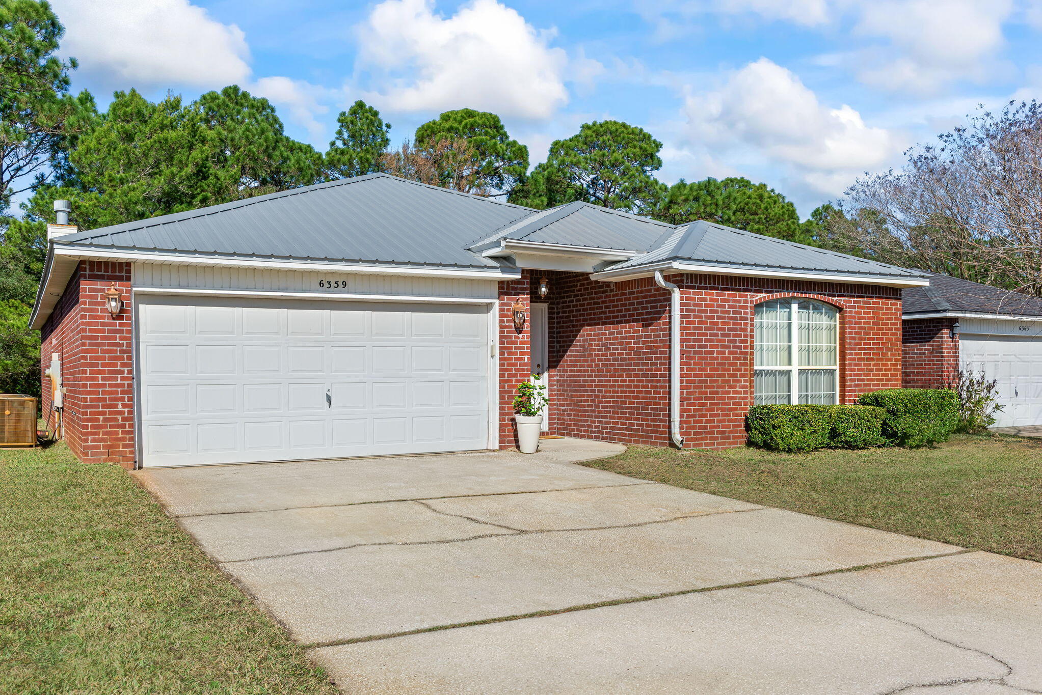 HIDDEN SHORES - Residential