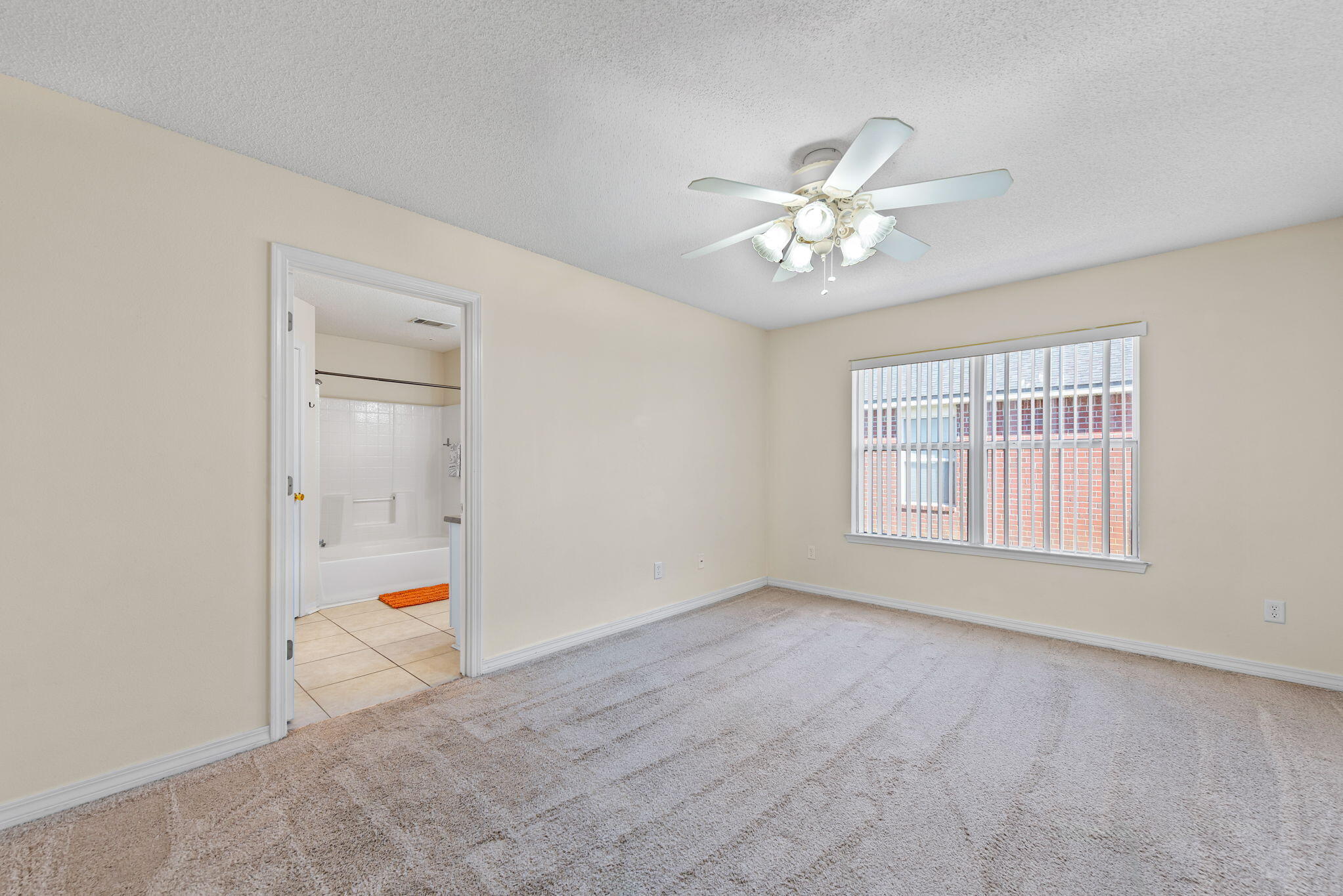 HIDDEN SHORES - Residential