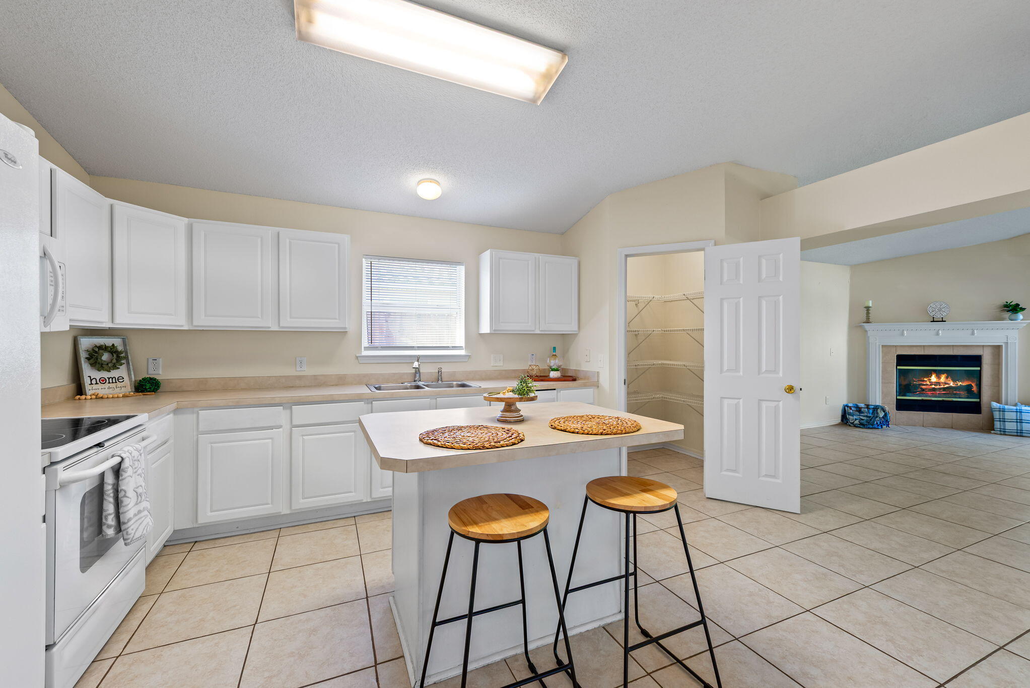 HIDDEN SHORES - Residential