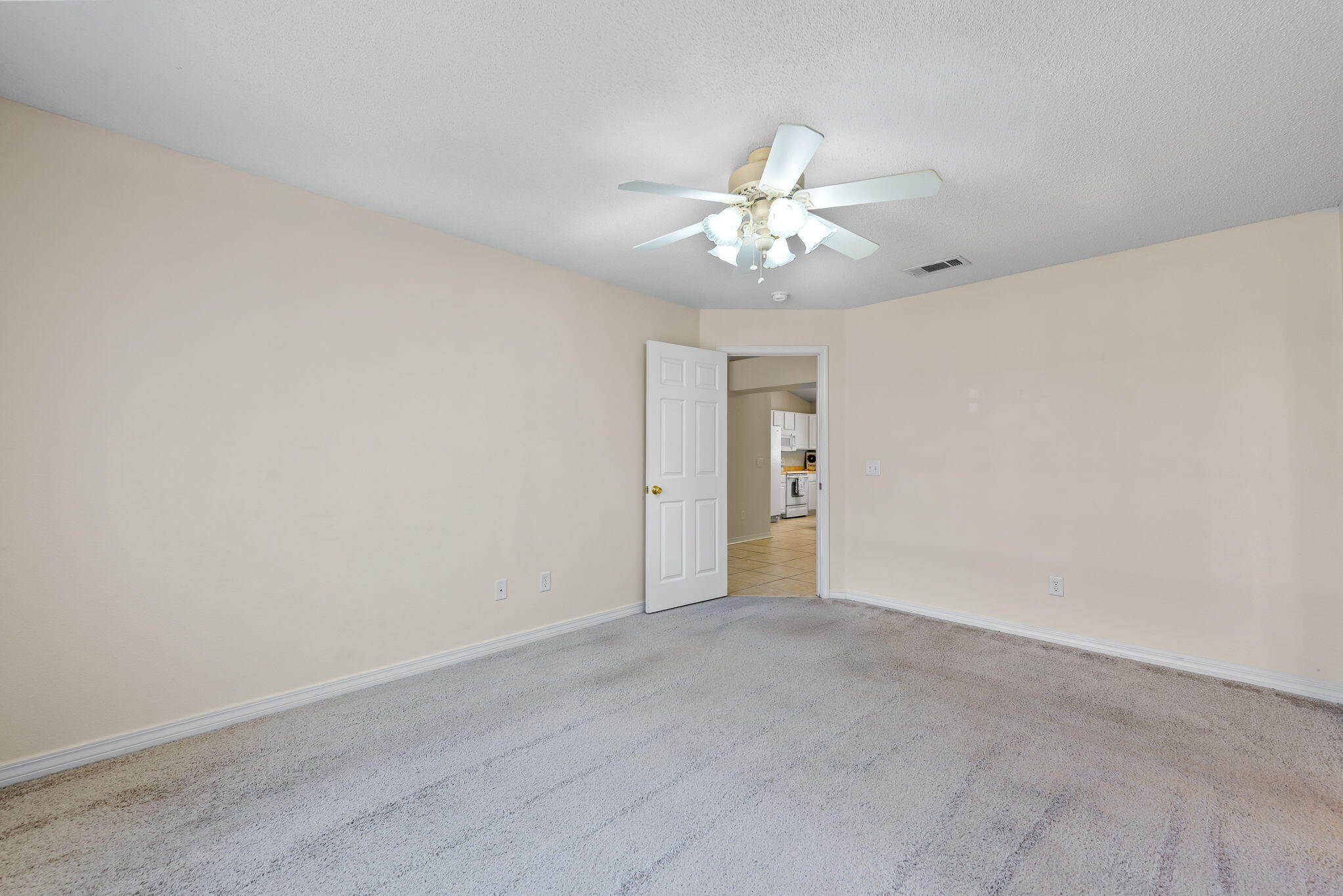 HIDDEN SHORES - Residential