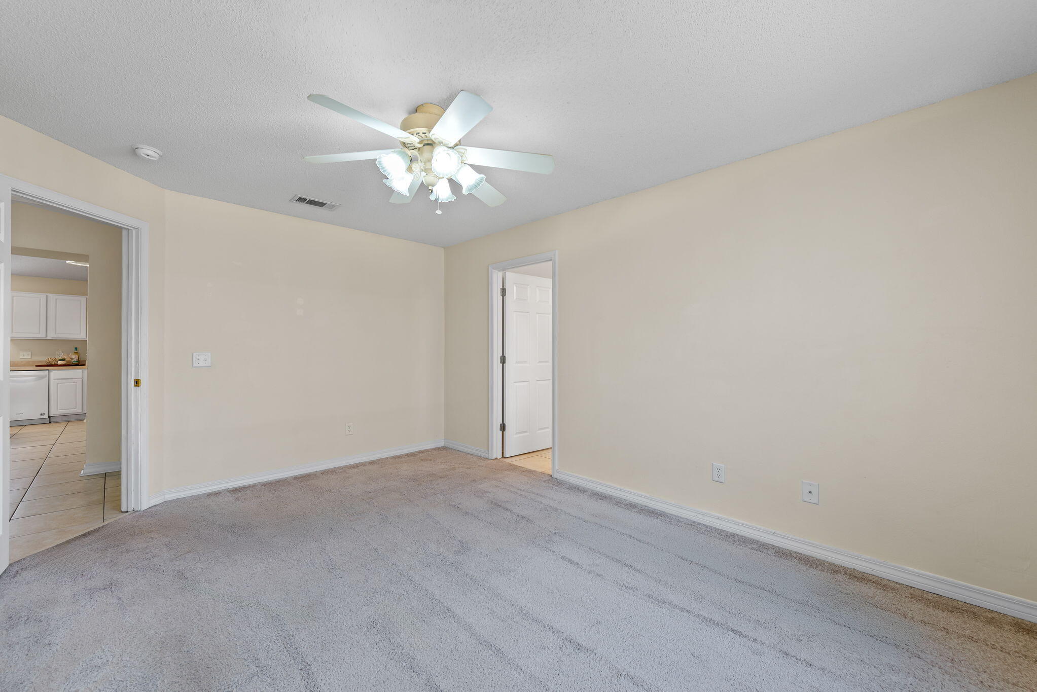 HIDDEN SHORES - Residential