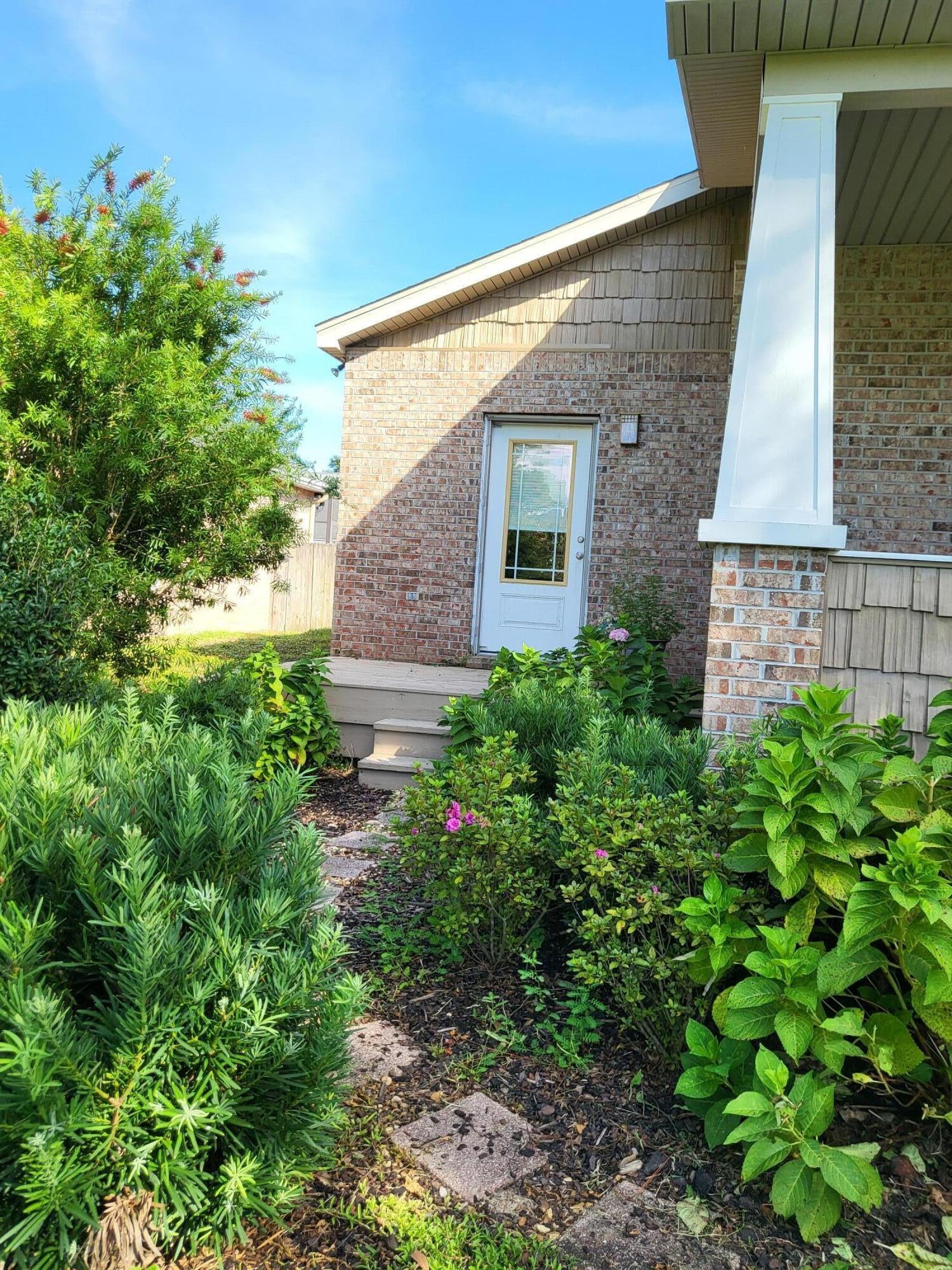 16 Shalimar Drive