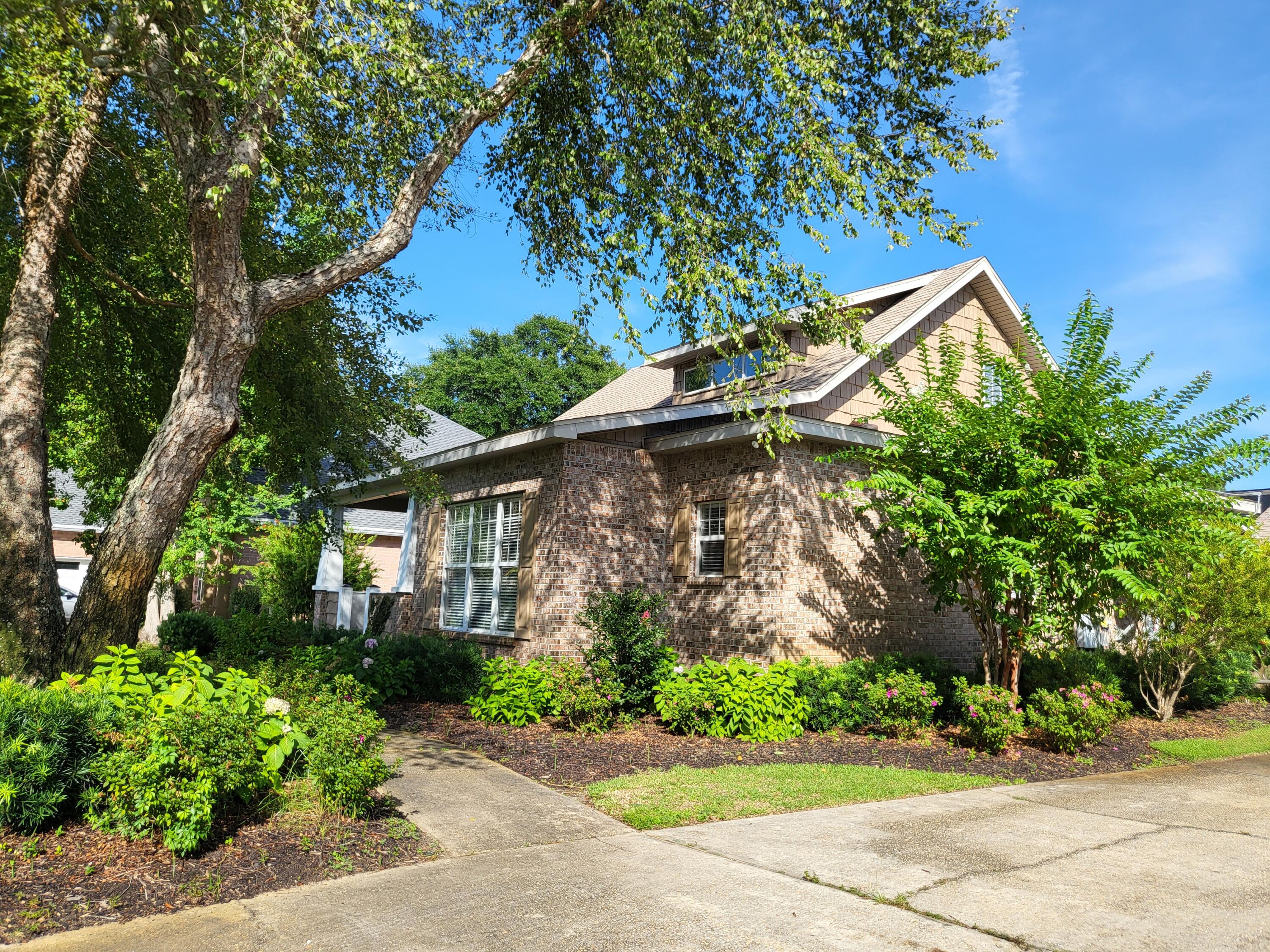 16 Shalimar Drive