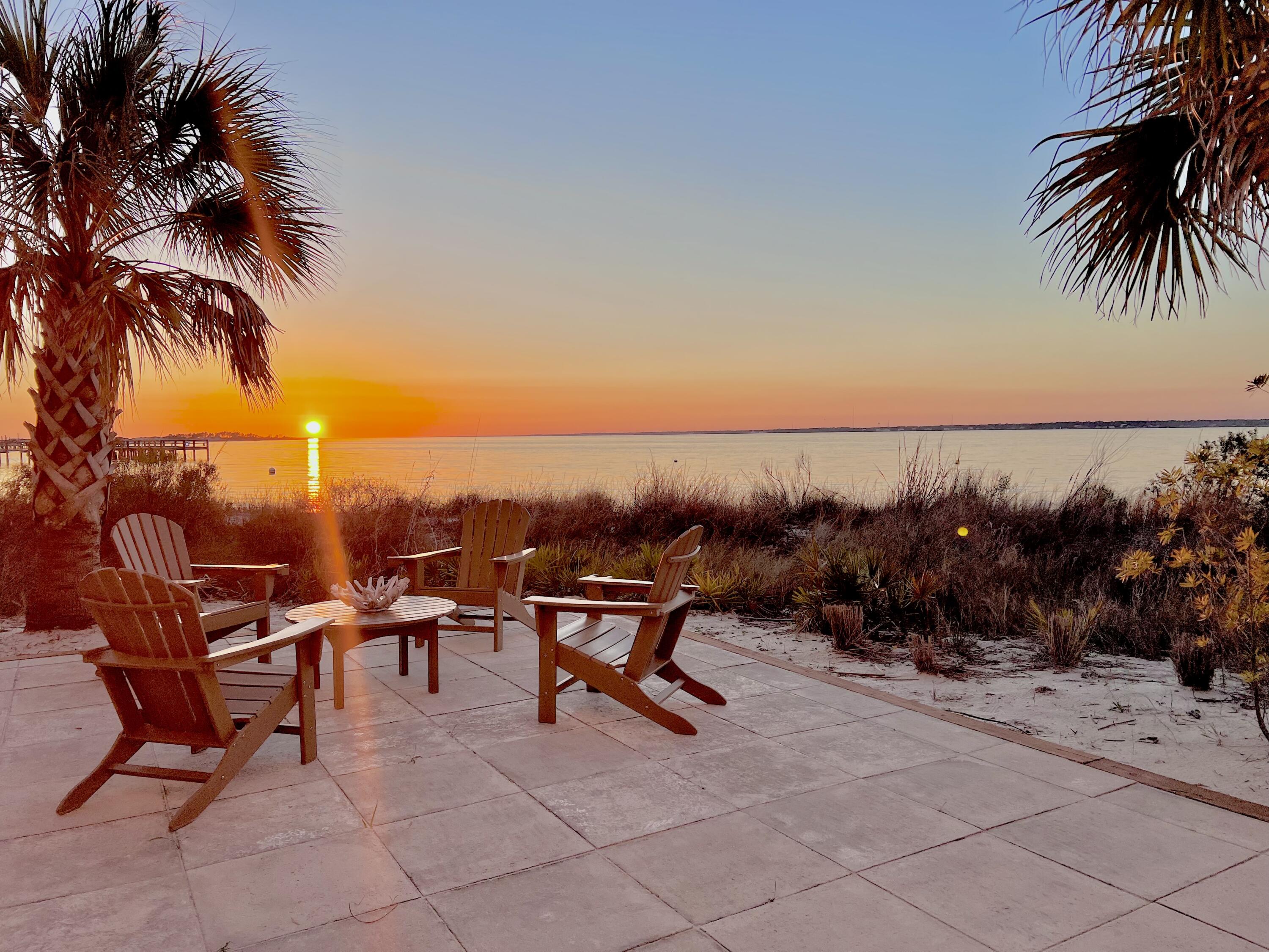 BY THE SEA - Residential