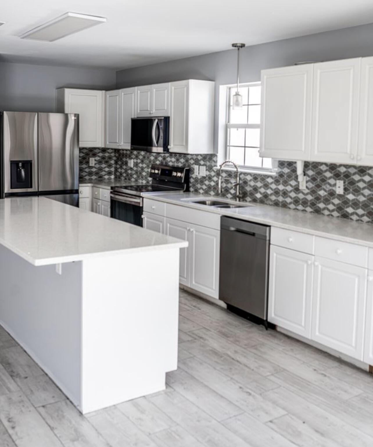 TWIN LAKES ESTATES - Residential