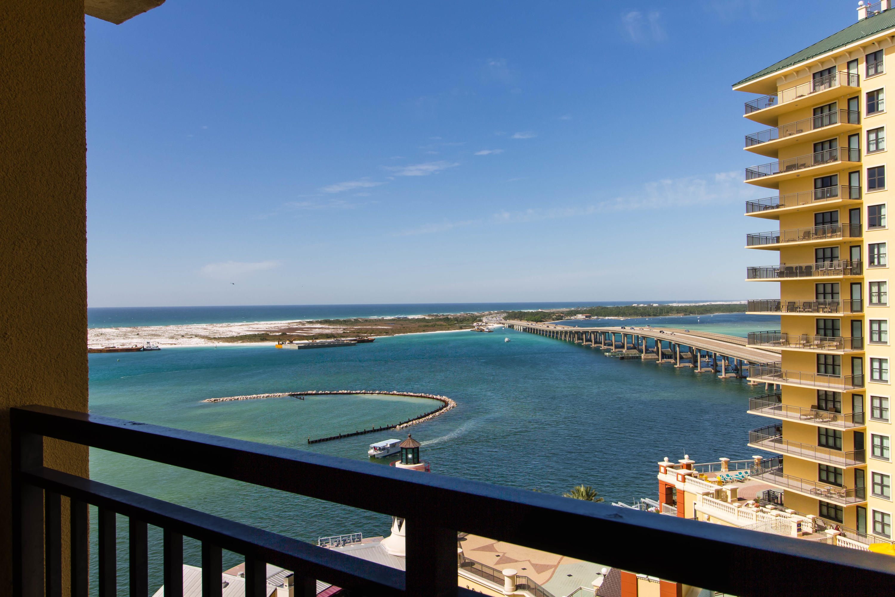 EMERALD GRANDE - Residential