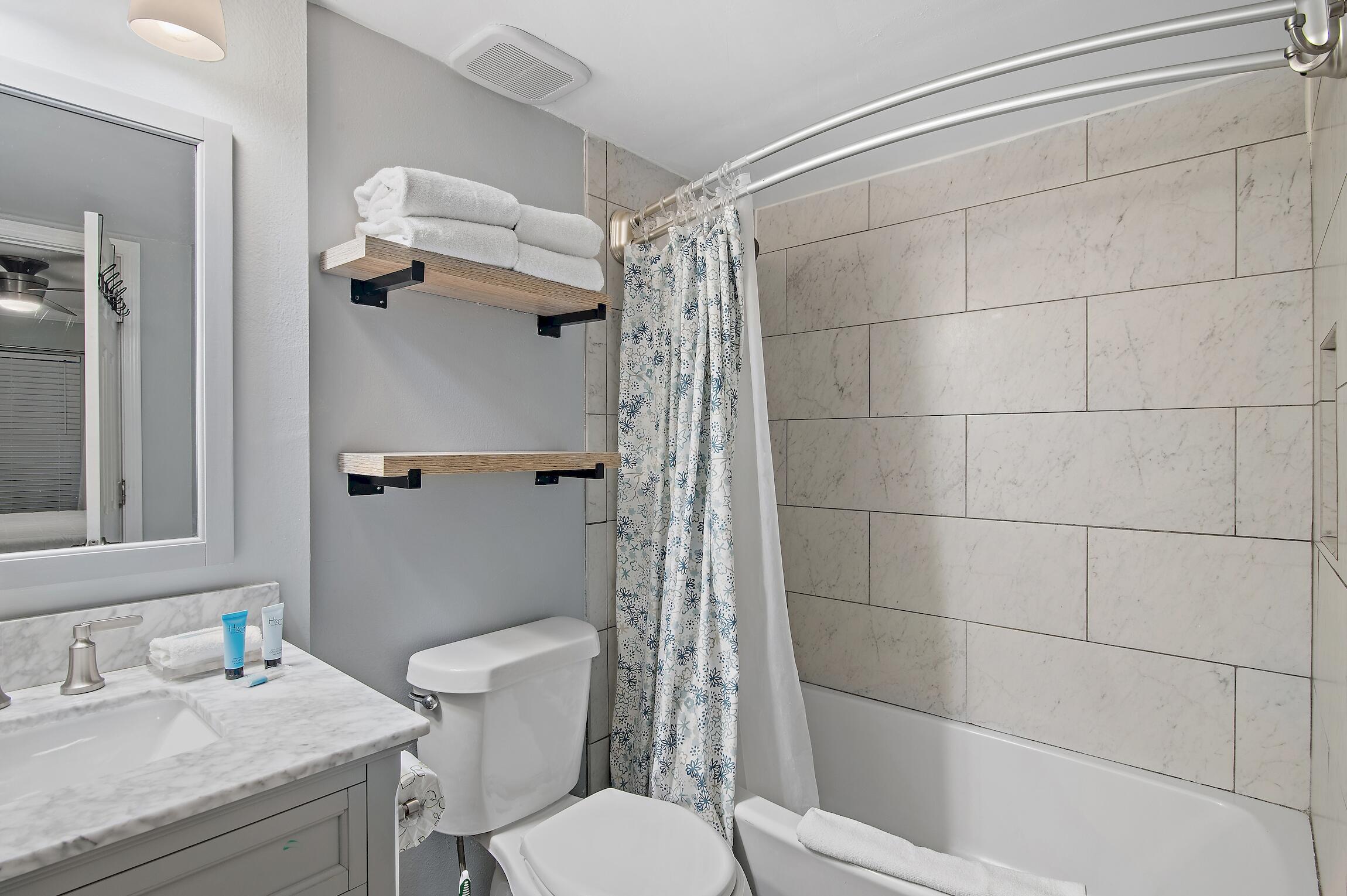 MARAVILLA CONDO 1 - Residential