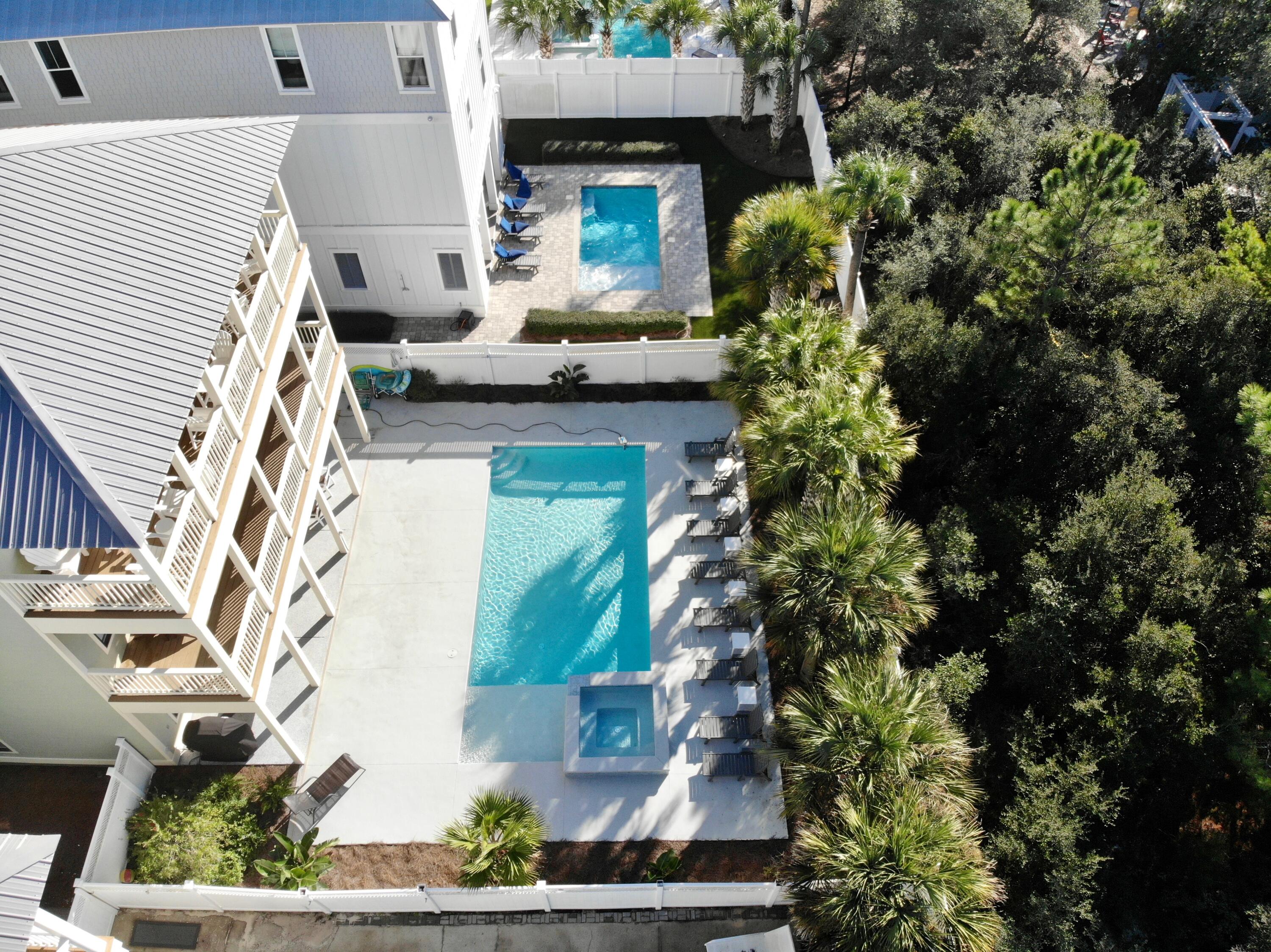 GULF SHORE MANOR - Residential