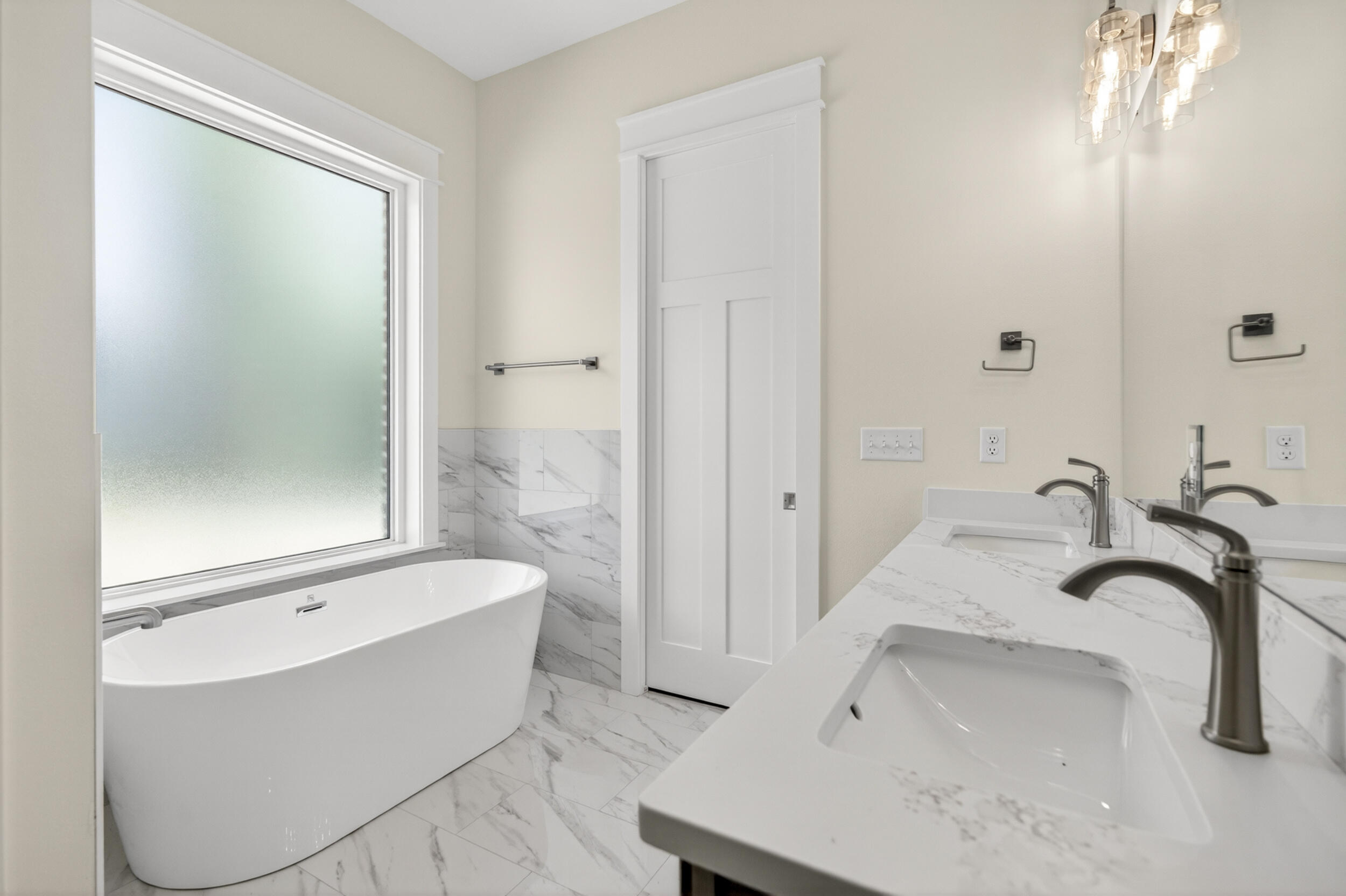 Jars Cove - Residential