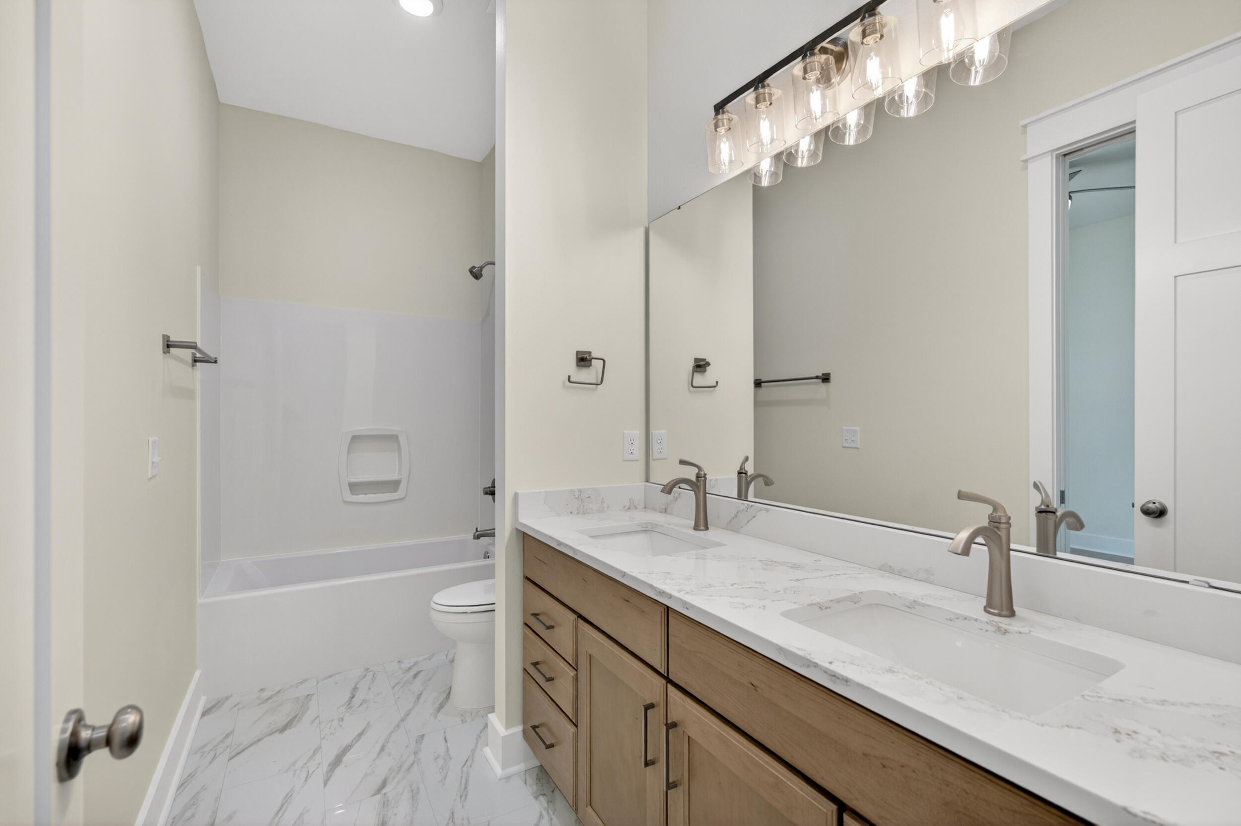 Jars Cove - Residential