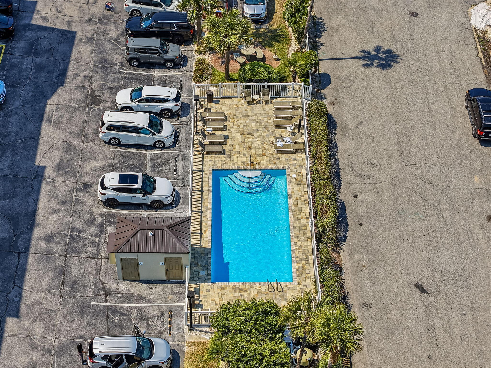 EMERALD TOWERS WEST CONDO - Residential