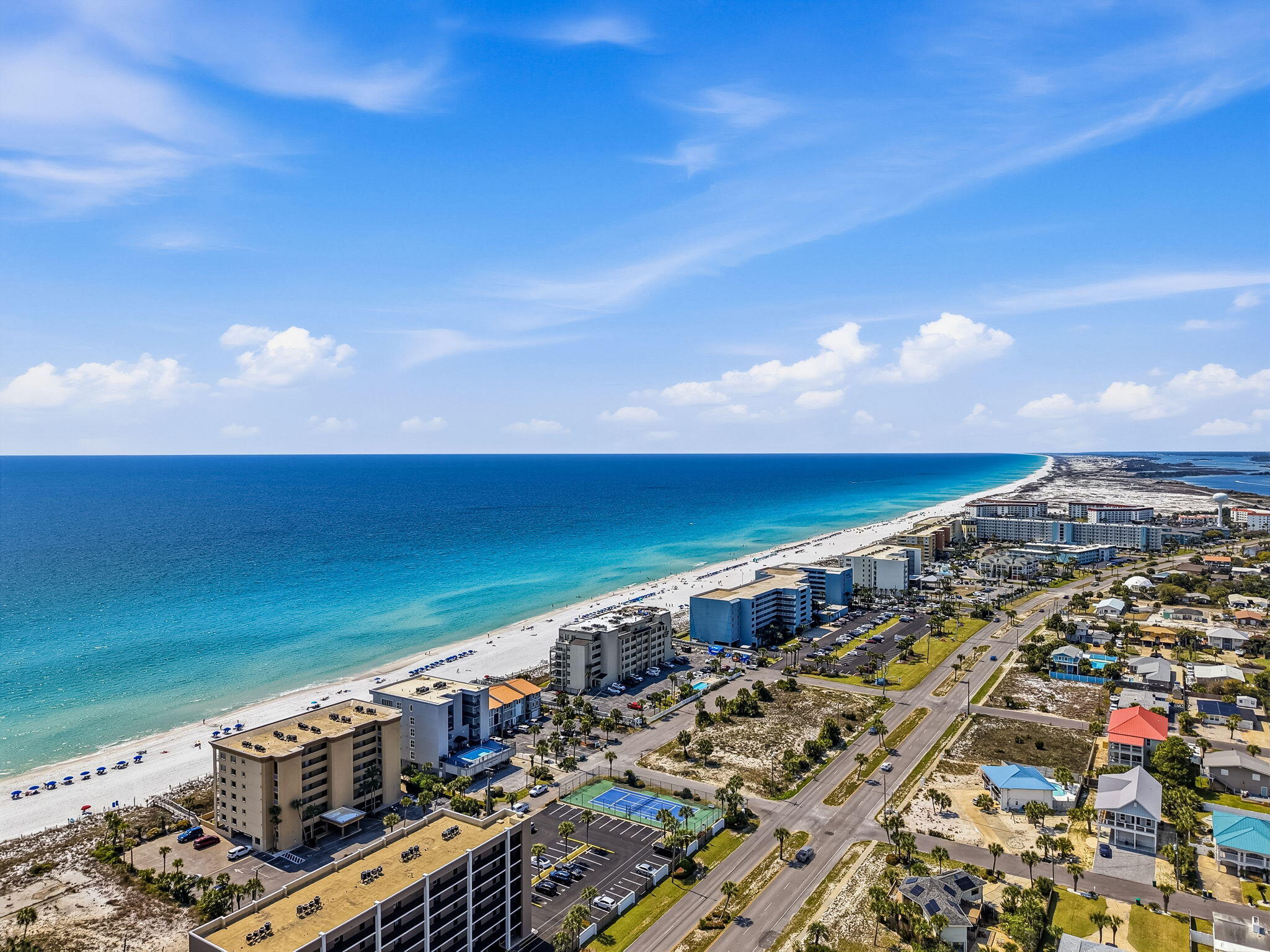 EMERALD TOWERS WEST CONDO - Residential