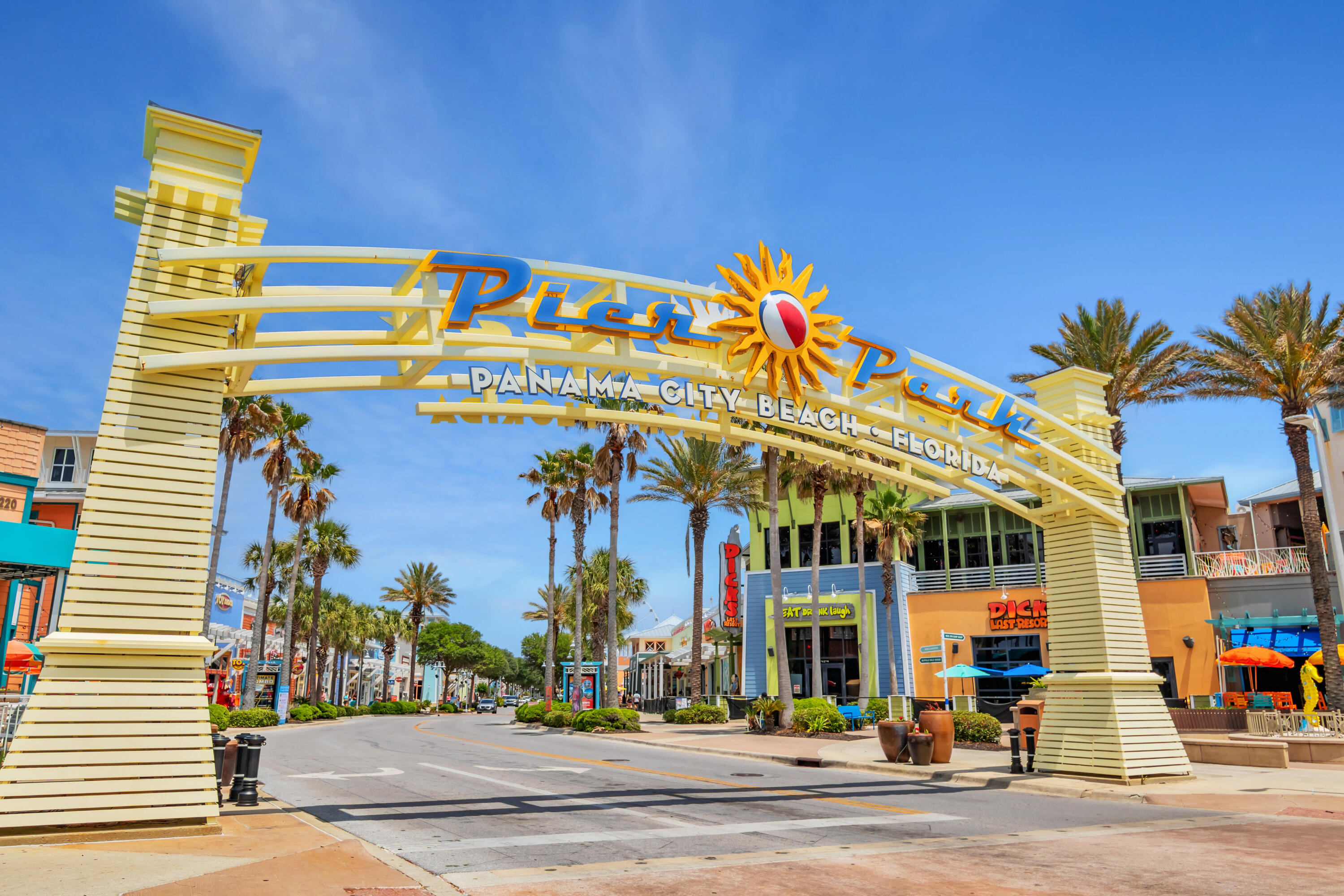 LAKESIDE VILLAS - Residential