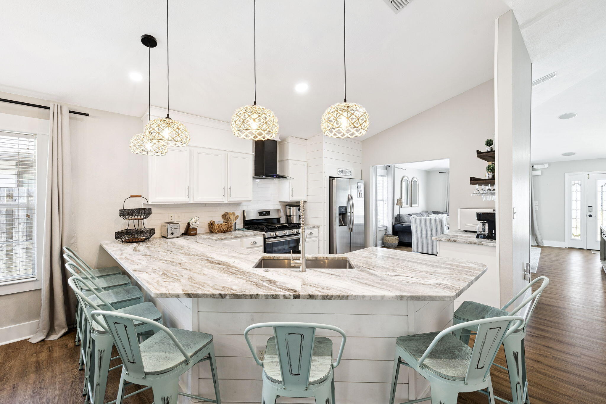 PARADISE RETREAT - Residential