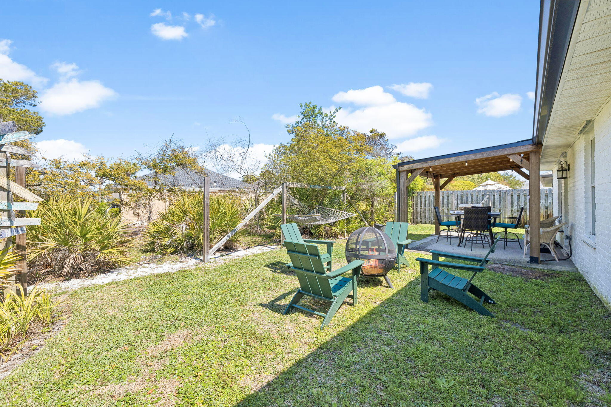 PARADISE RETREAT - Residential