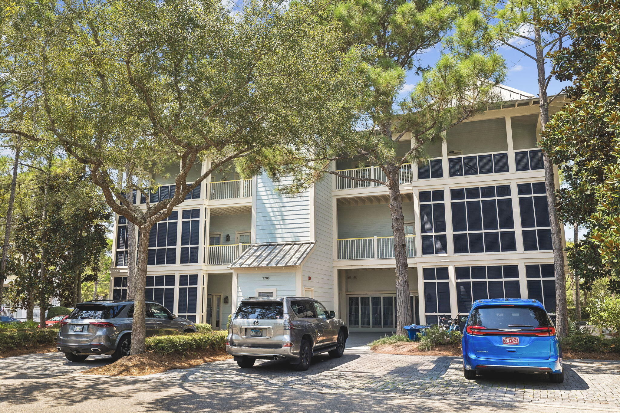 1785 E Western Lake Highway # 101