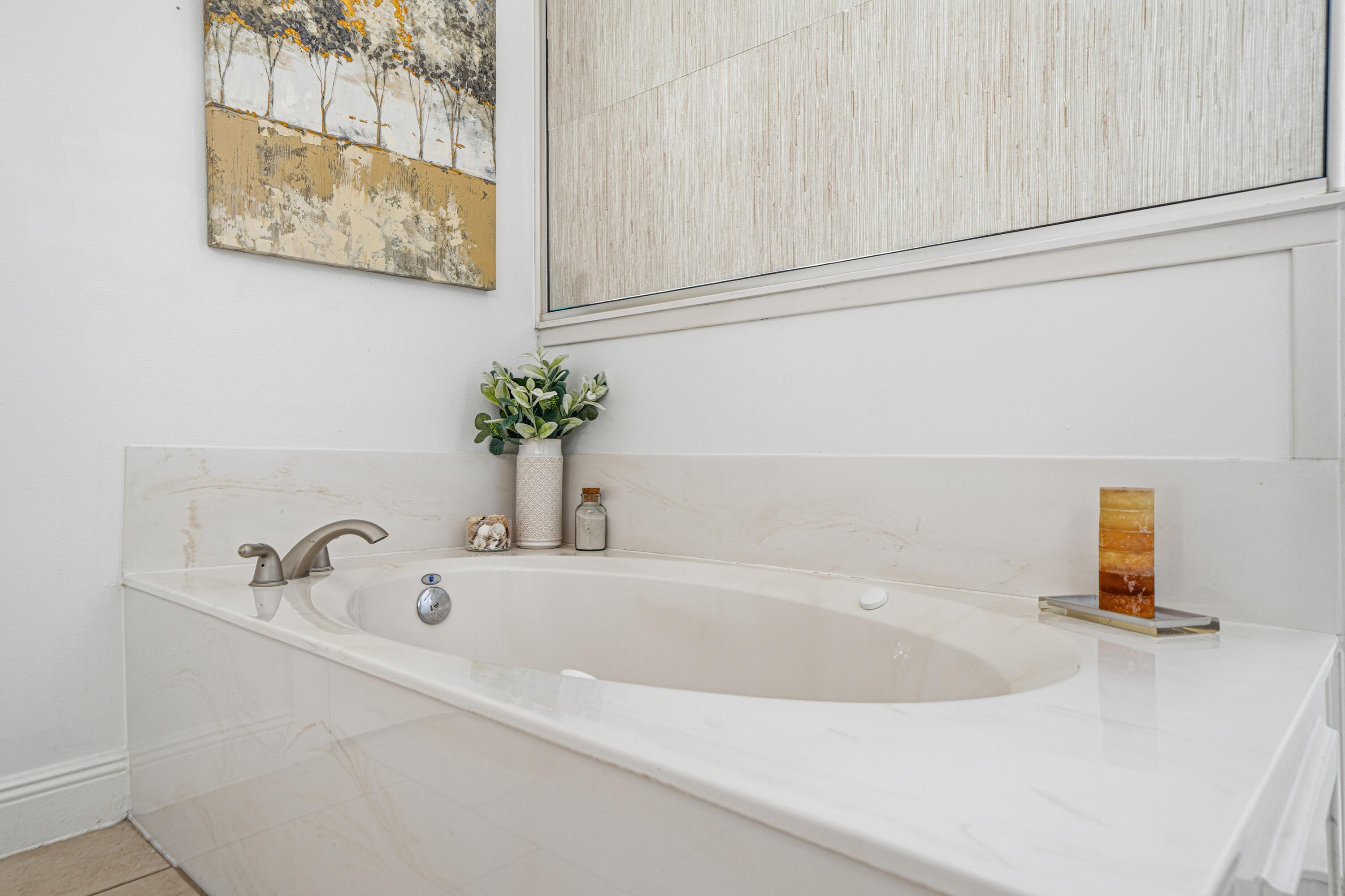 CHARDONNAY ESTATES - Residential