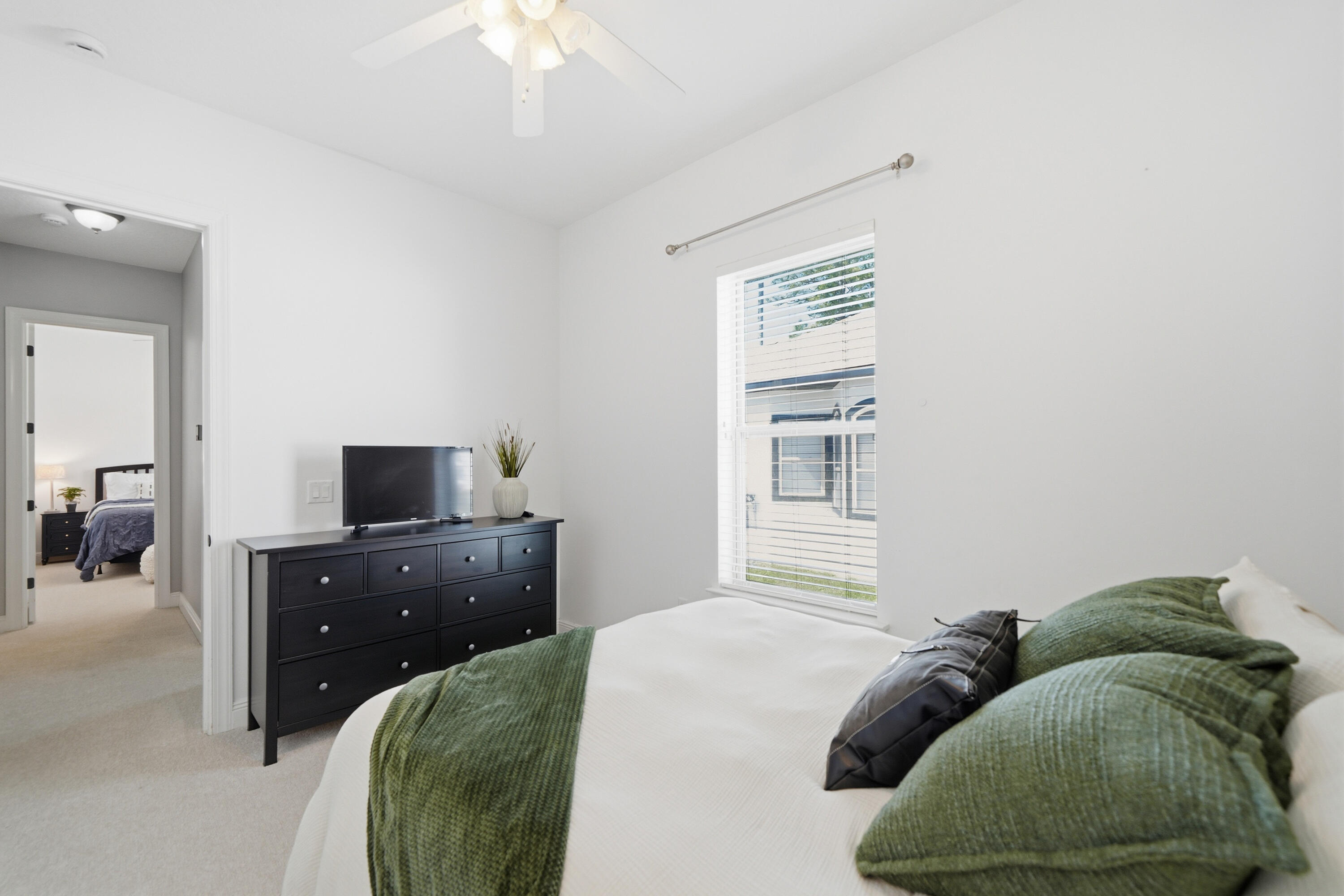 CHARDONNAY ESTATES - Residential