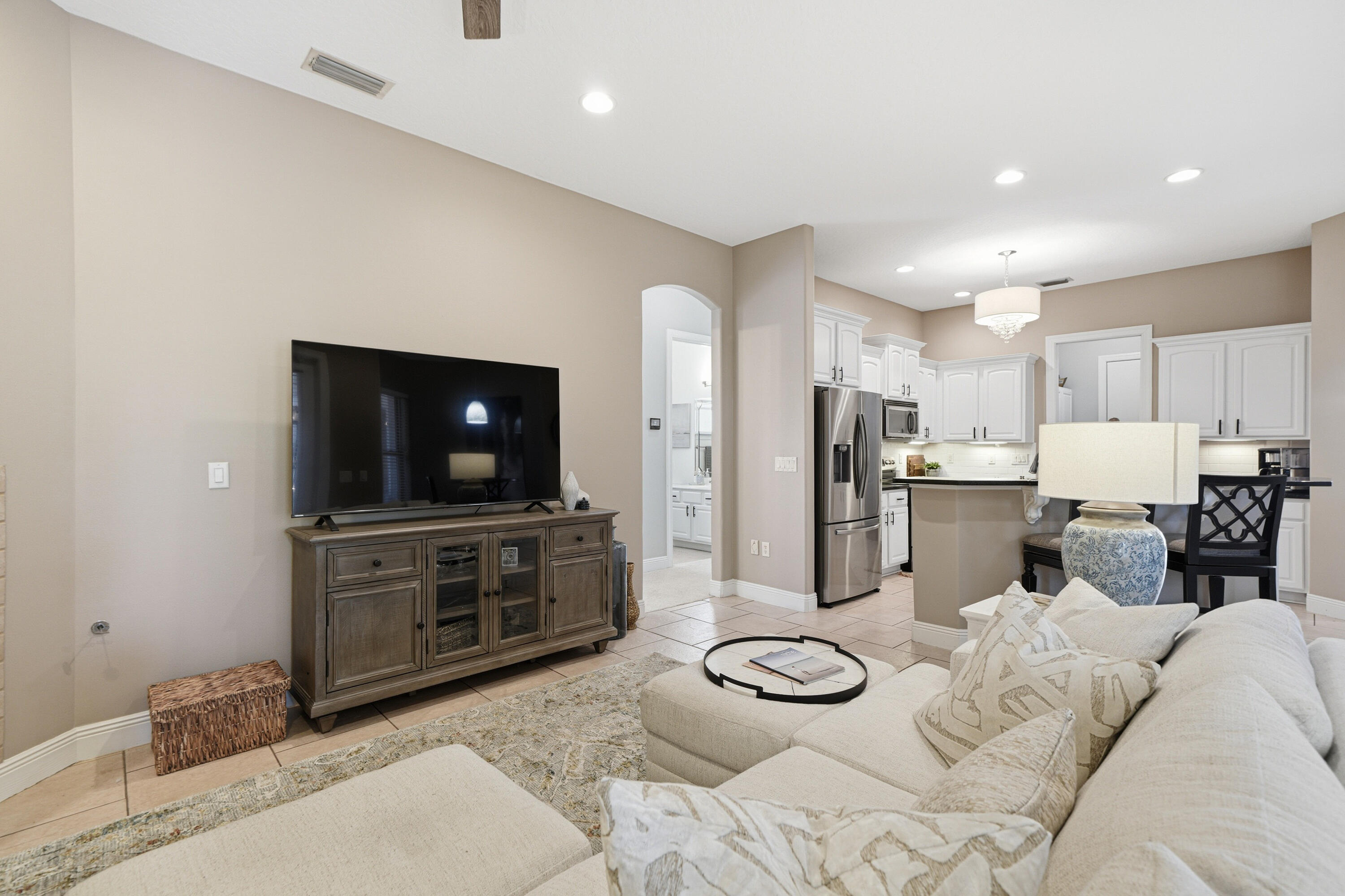 CHARDONNAY ESTATES - Residential