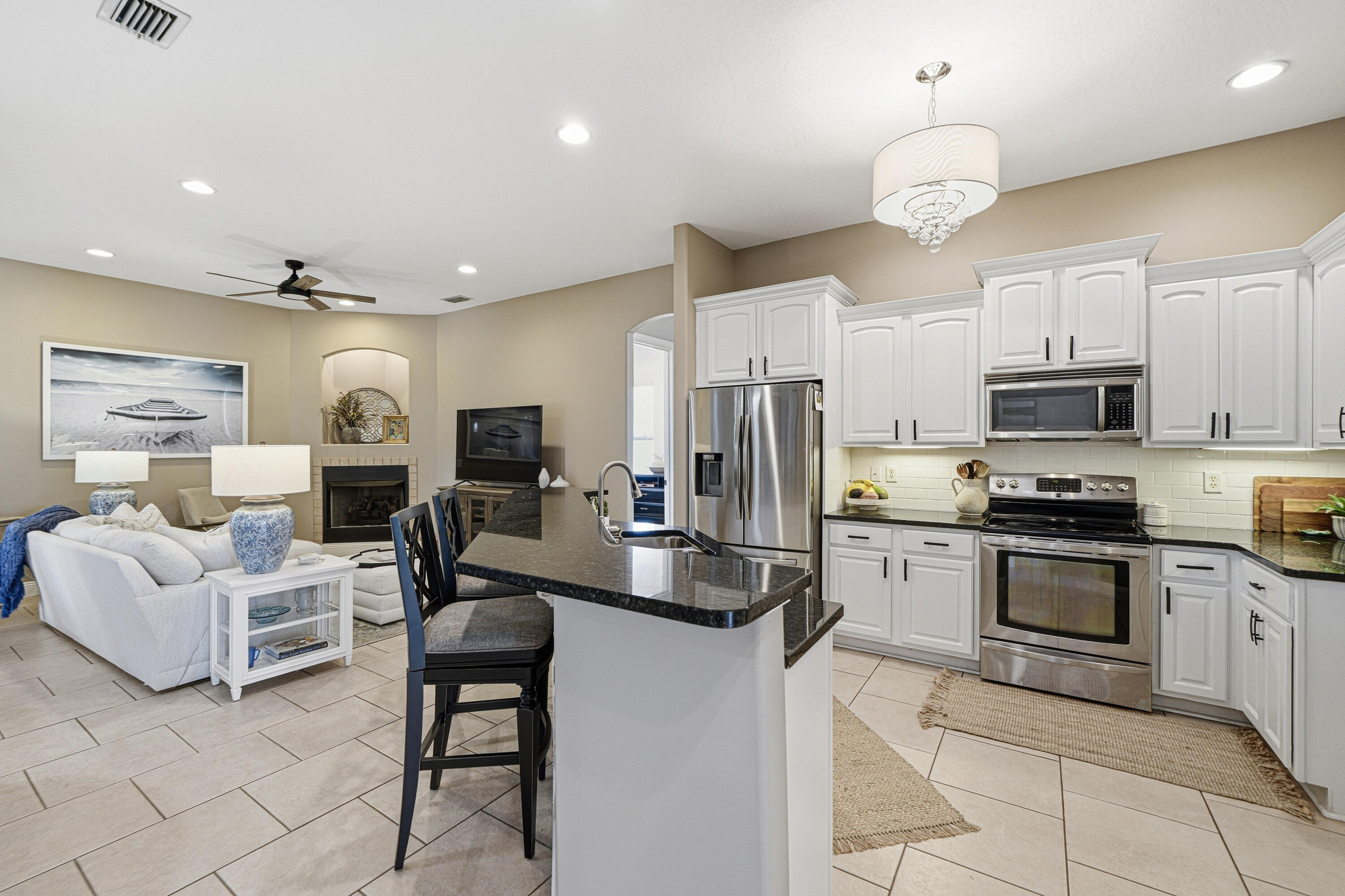 CHARDONNAY ESTATES - Residential