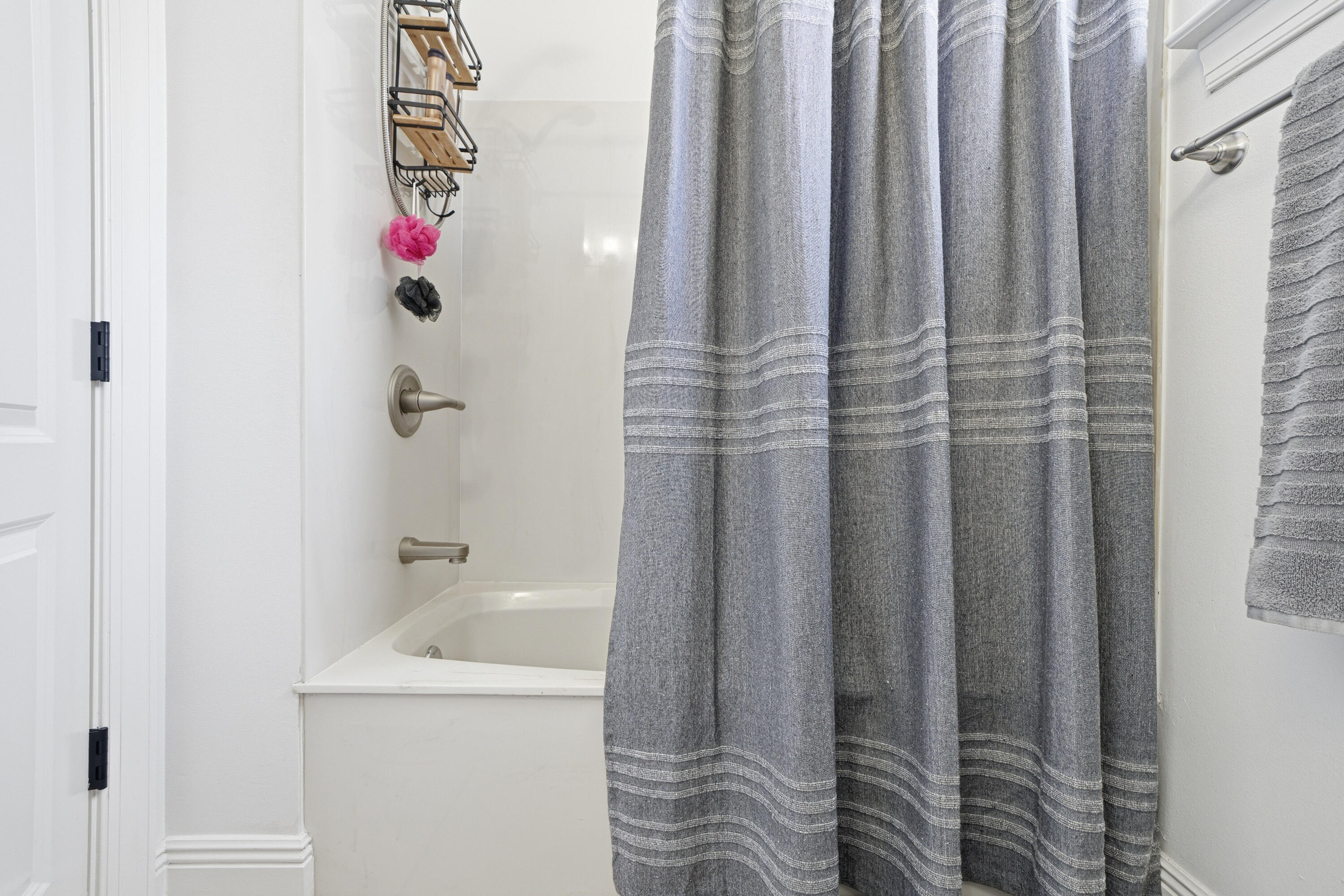 CHARDONNAY ESTATES - Residential