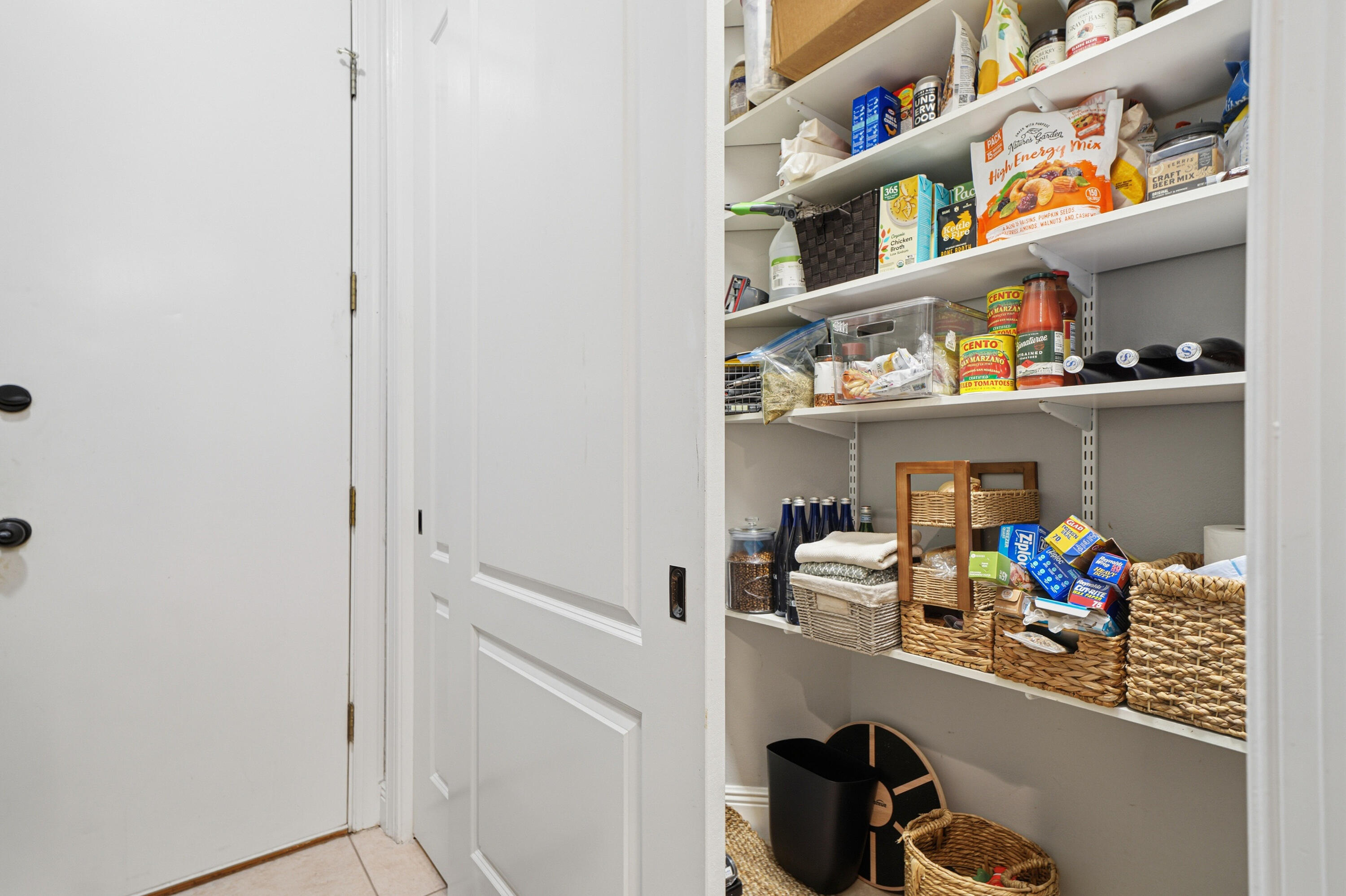 CHARDONNAY ESTATES - Residential