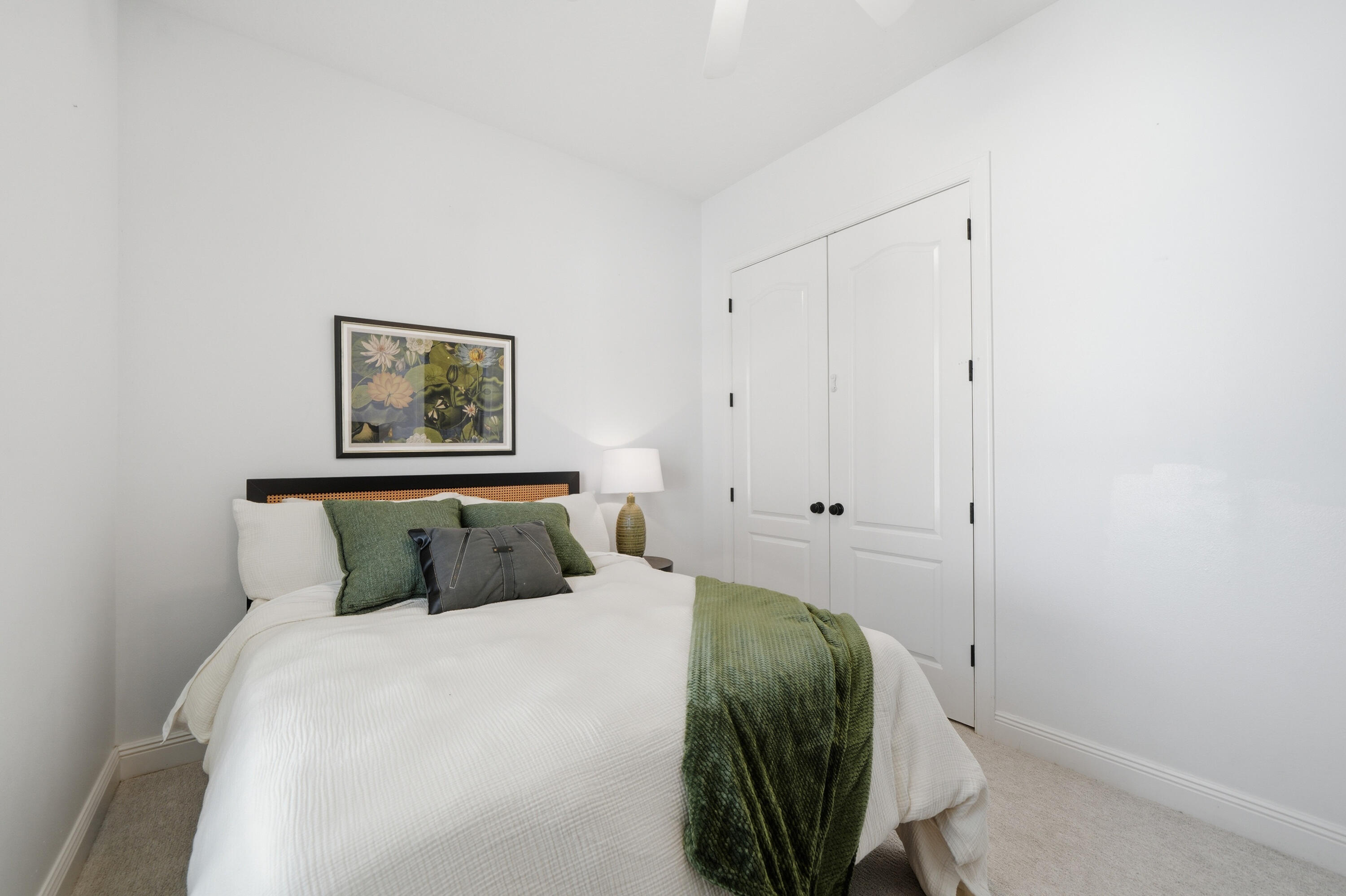 CHARDONNAY ESTATES - Residential