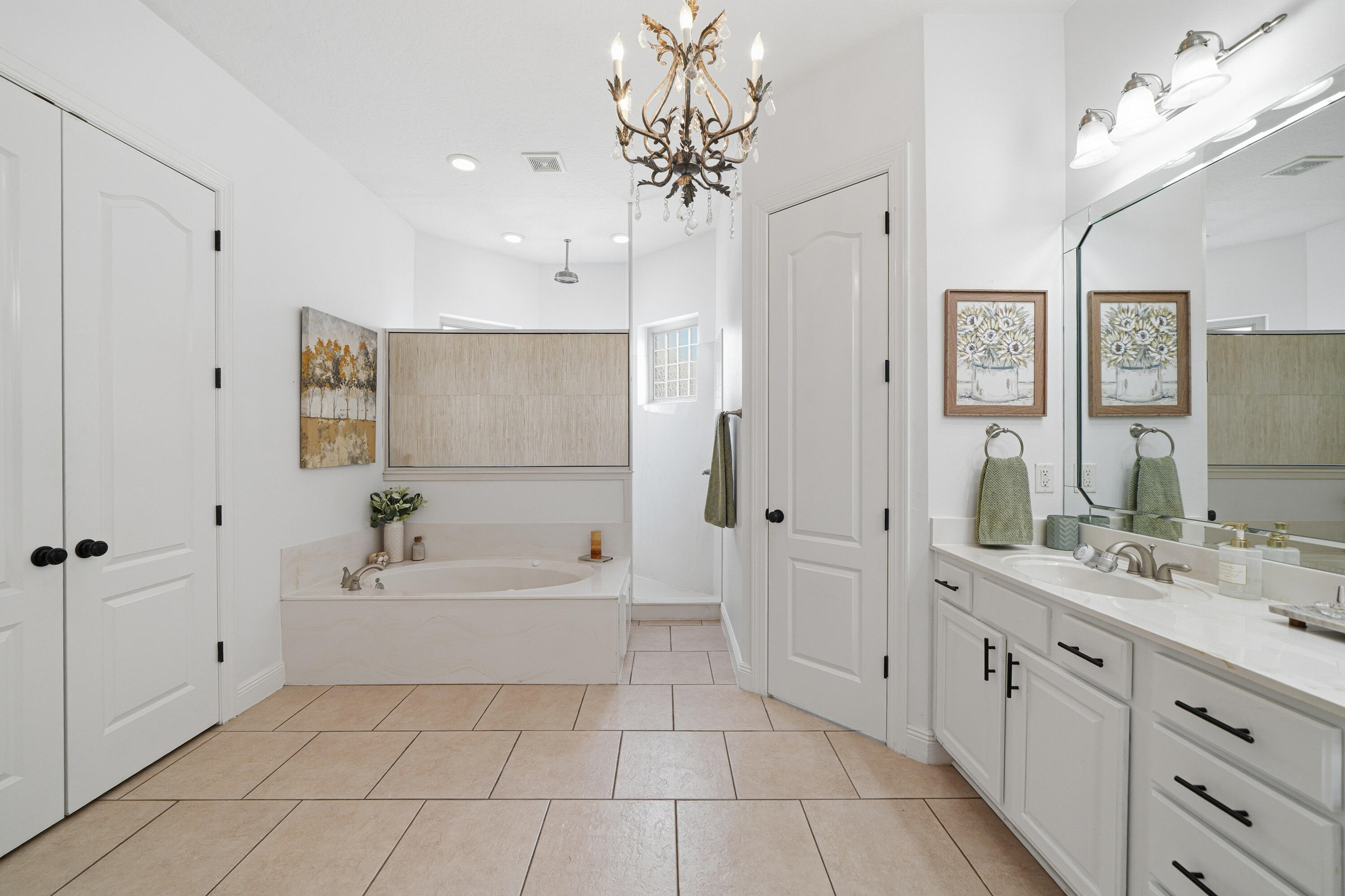 CHARDONNAY ESTATES - Residential