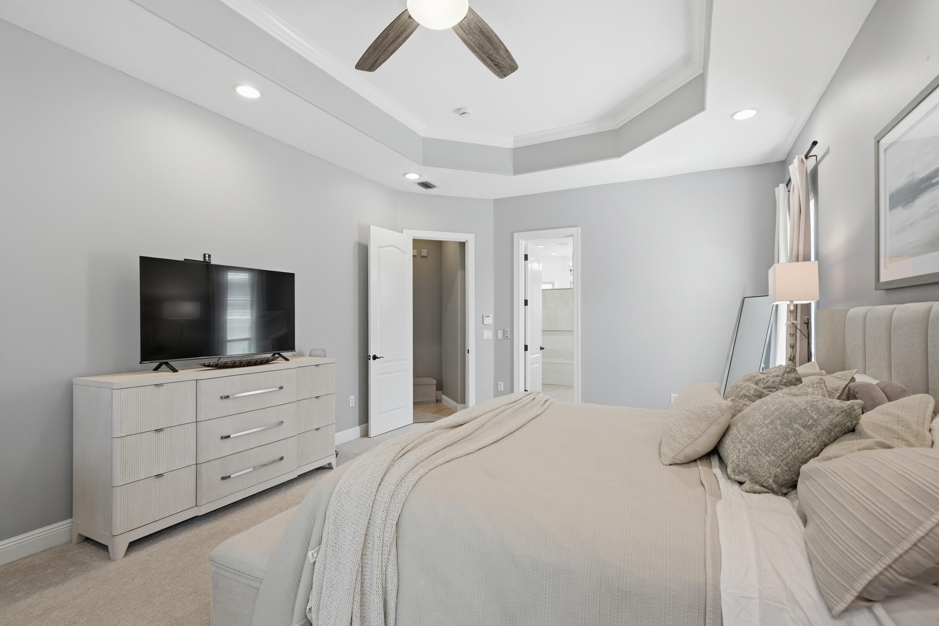 CHARDONNAY ESTATES - Residential