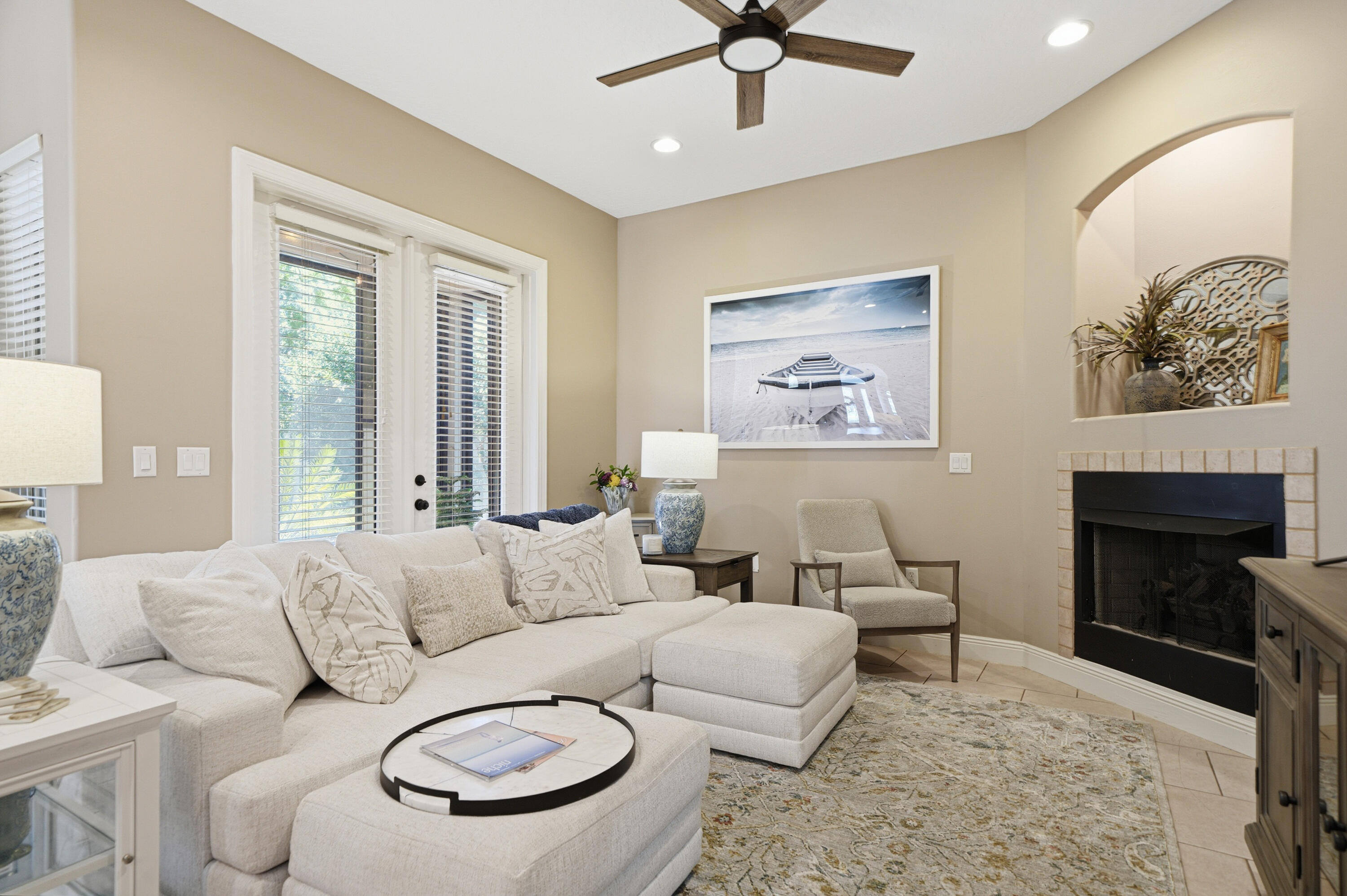 CHARDONNAY ESTATES - Residential