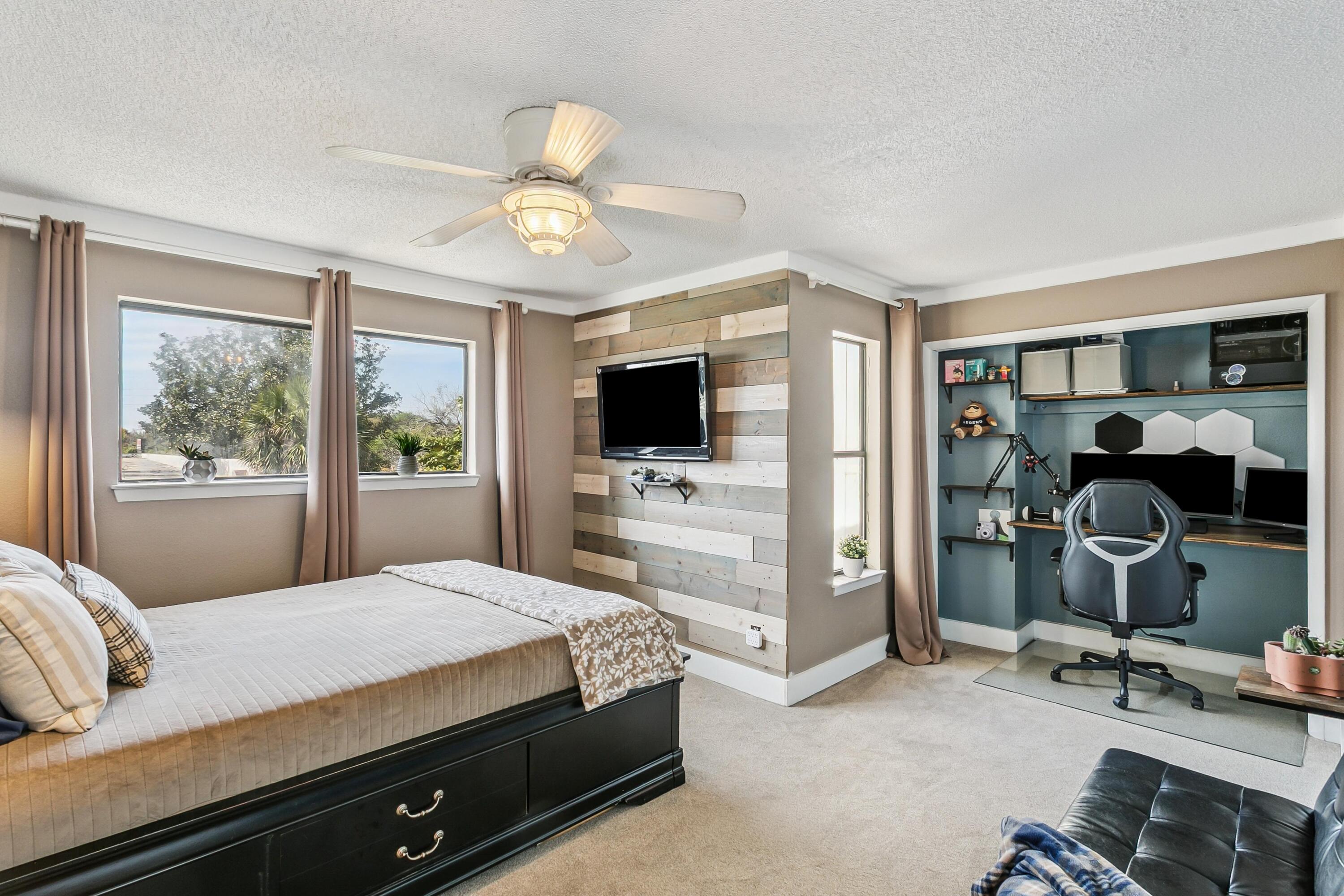 BAYOU PINES T/H - Residential