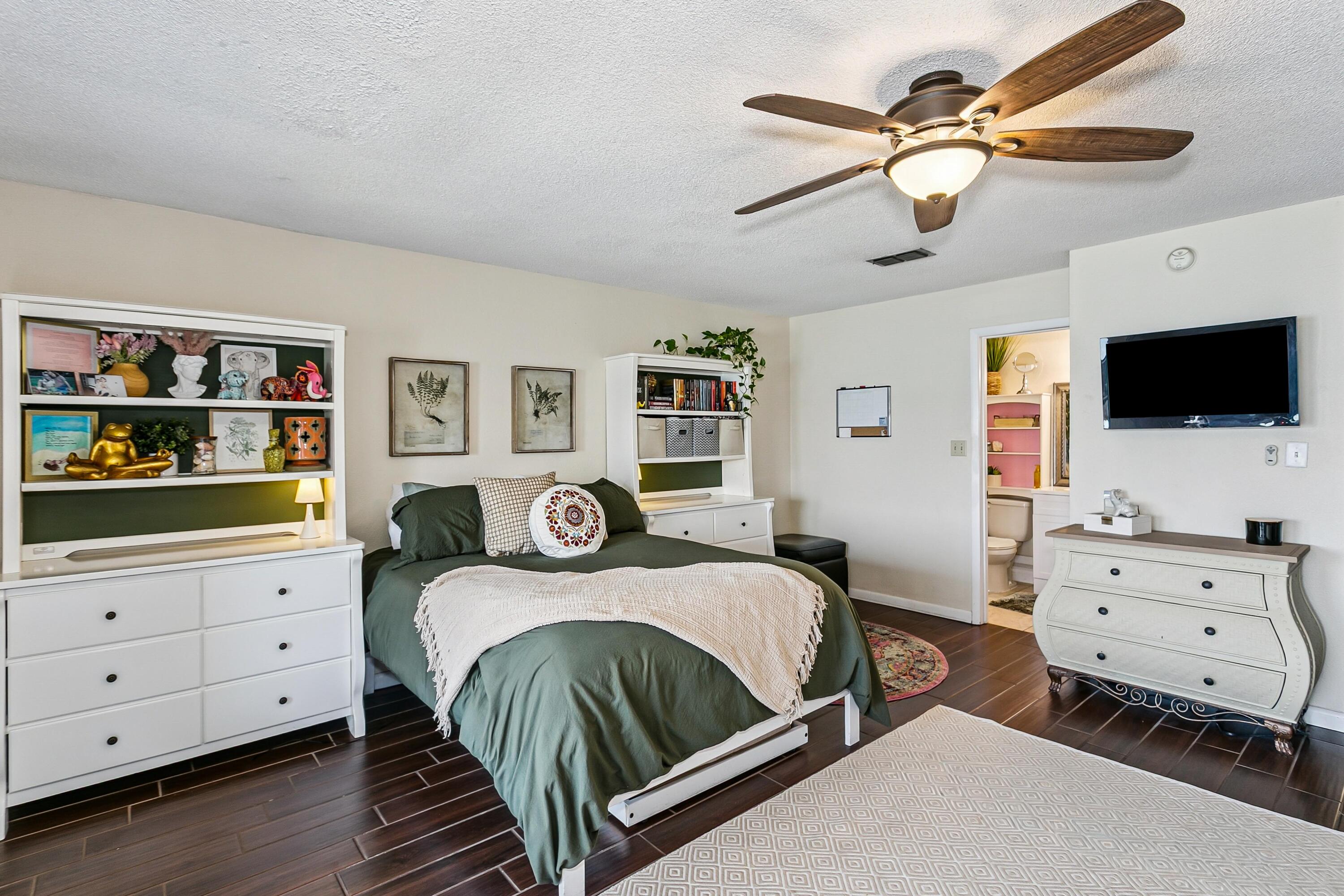 BAYOU PINES T/H - Residential