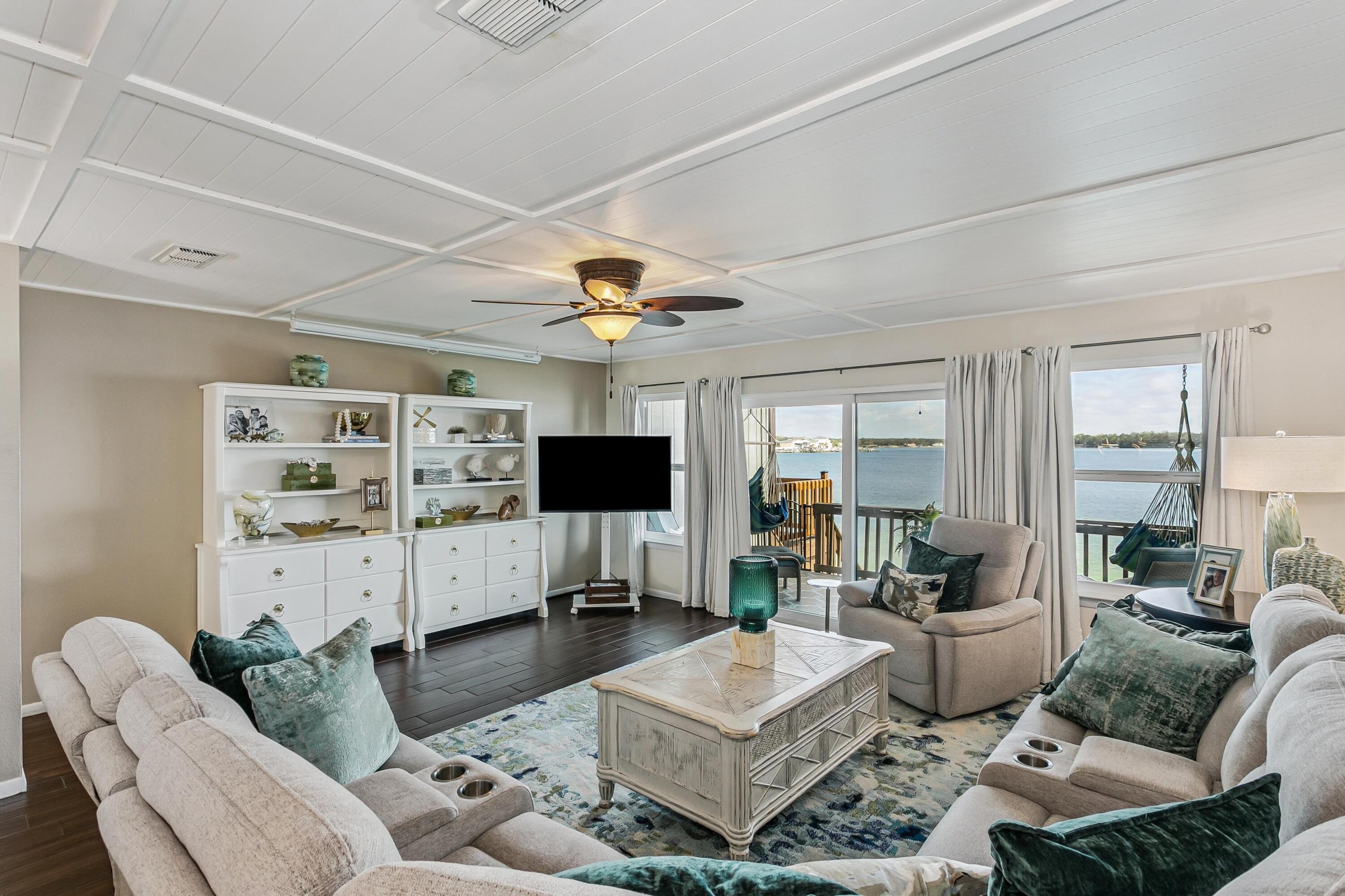 BAYOU PINES T/H - Residential