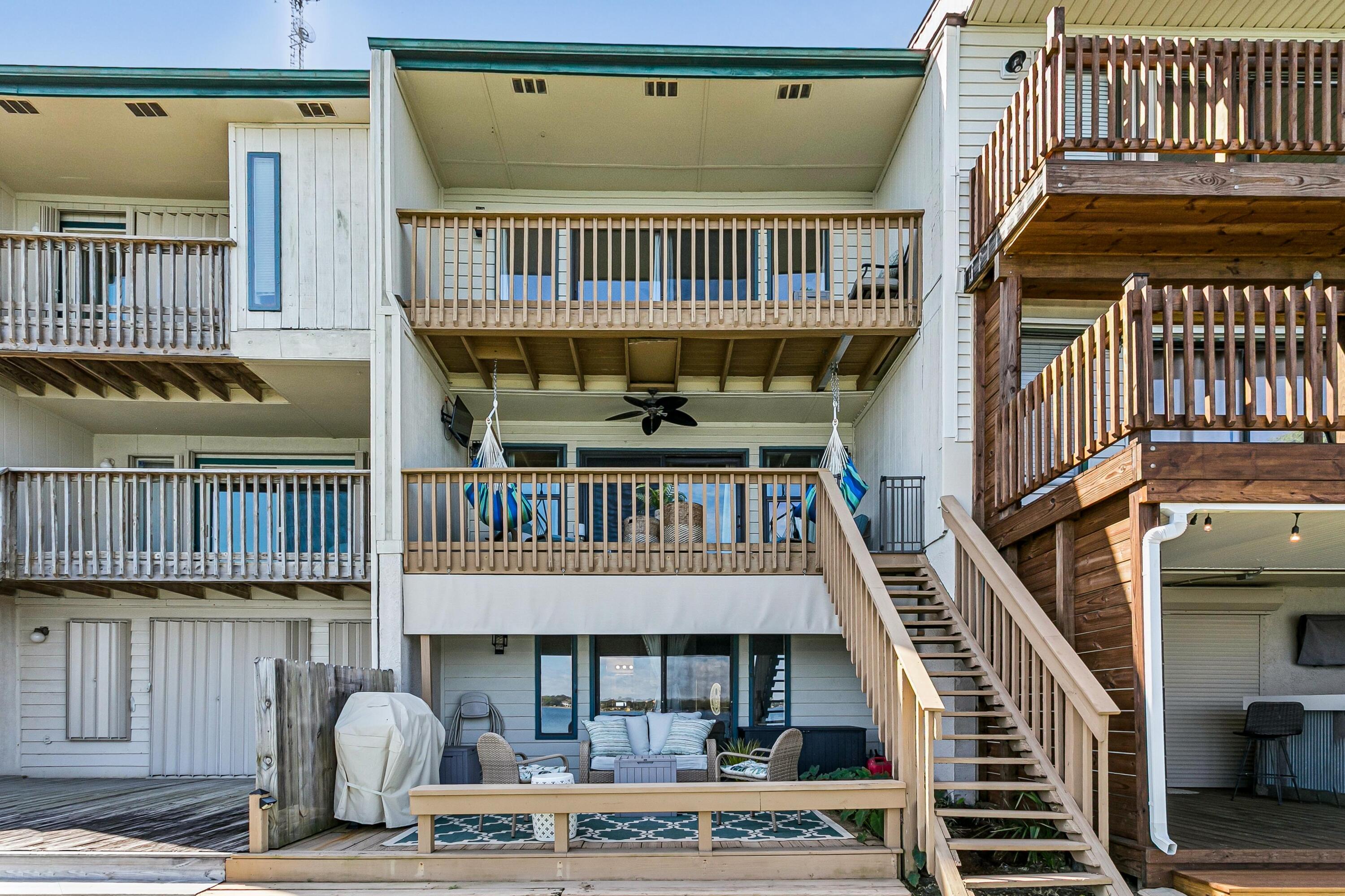 BAYOU PINES T/H - Residential