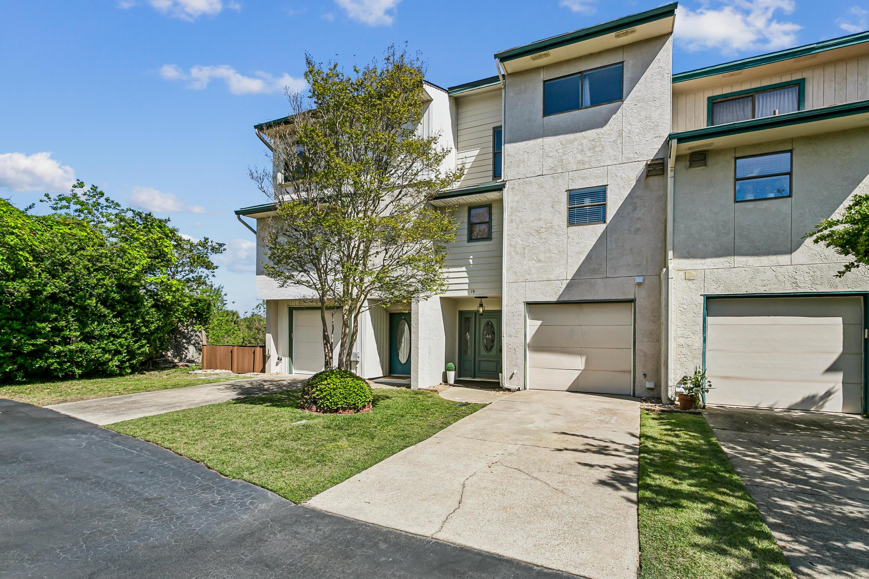 BAYOU PINES T/H - Residential