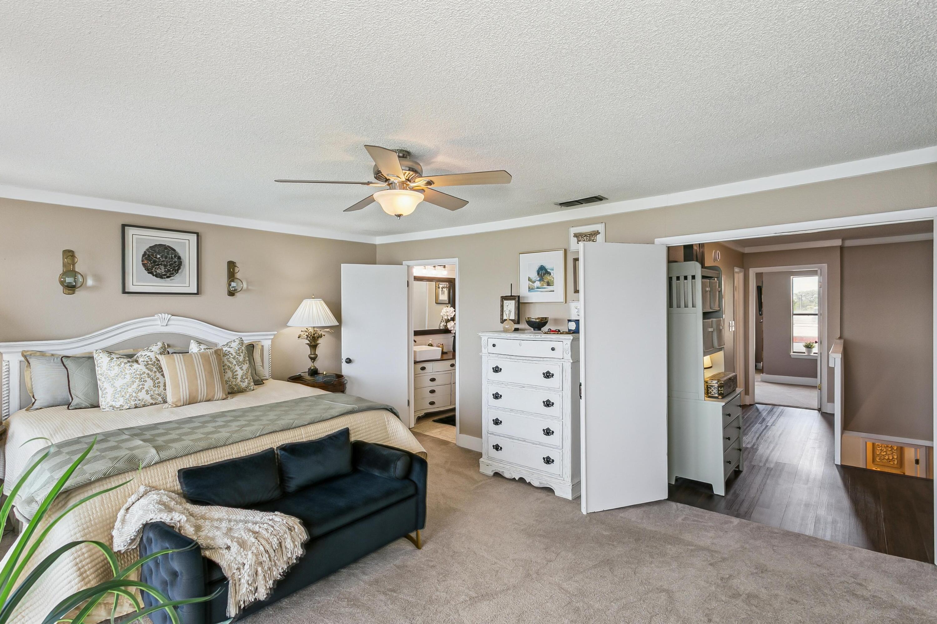 BAYOU PINES T/H - Residential