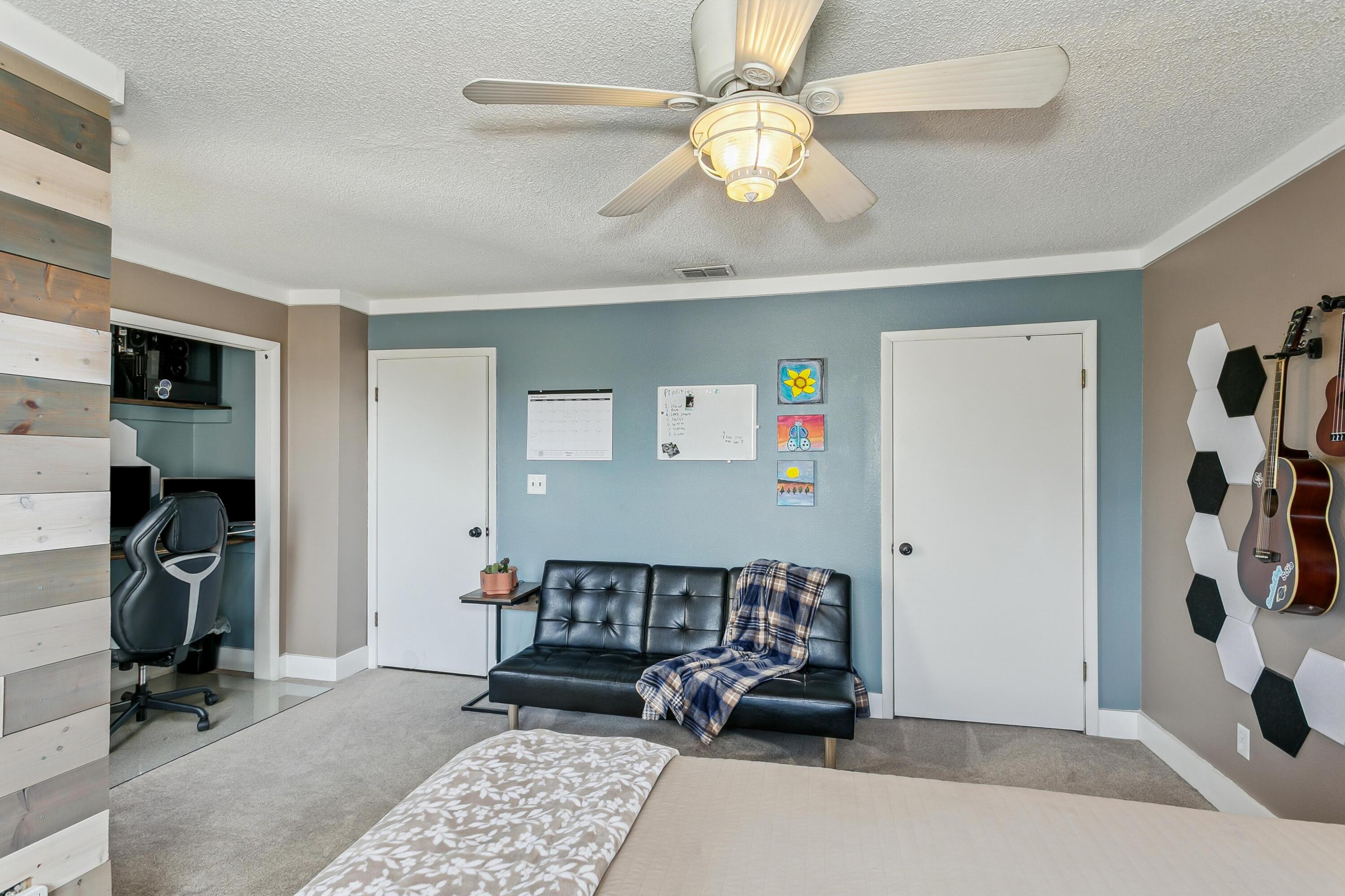 BAYOU PINES T/H - Residential