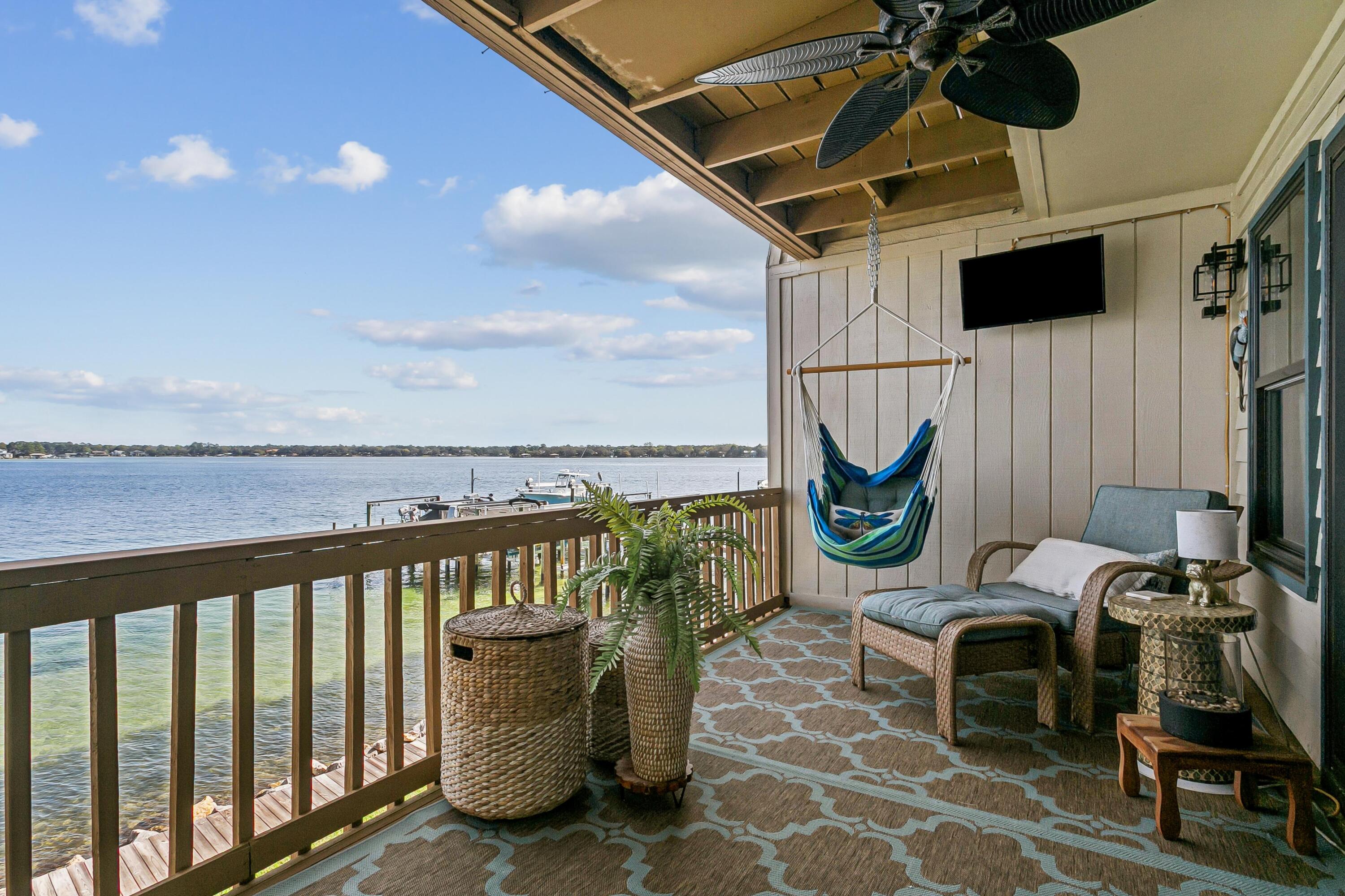 BAYOU PINES T/H - Residential