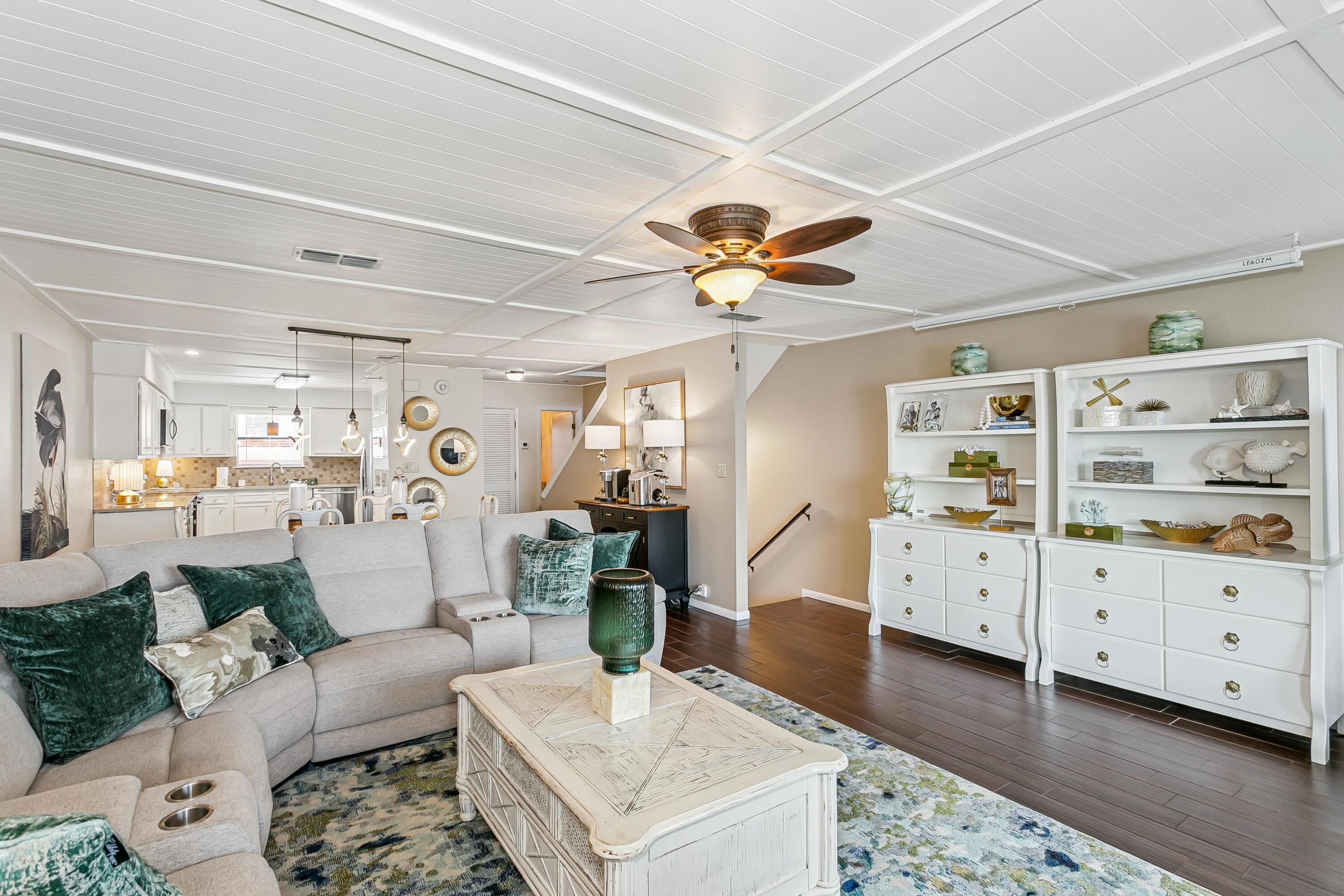 BAYOU PINES T/H - Residential